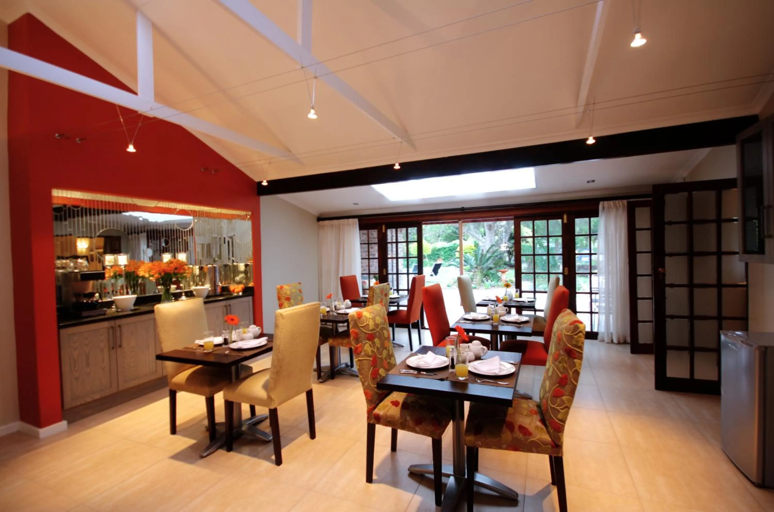 Restaurant/places to eat in Gardenview Guest House