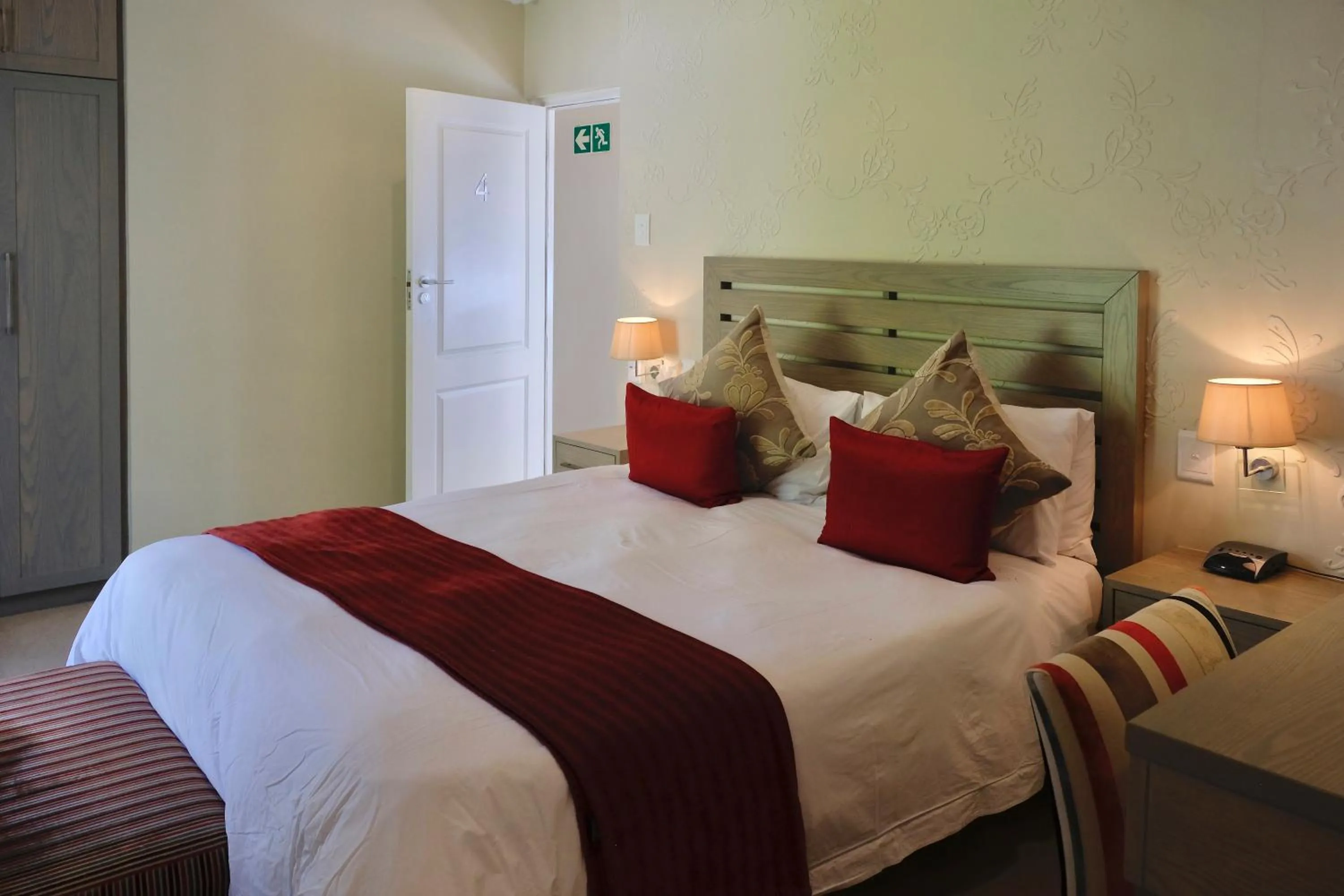 Bed in Gardenview Guest House