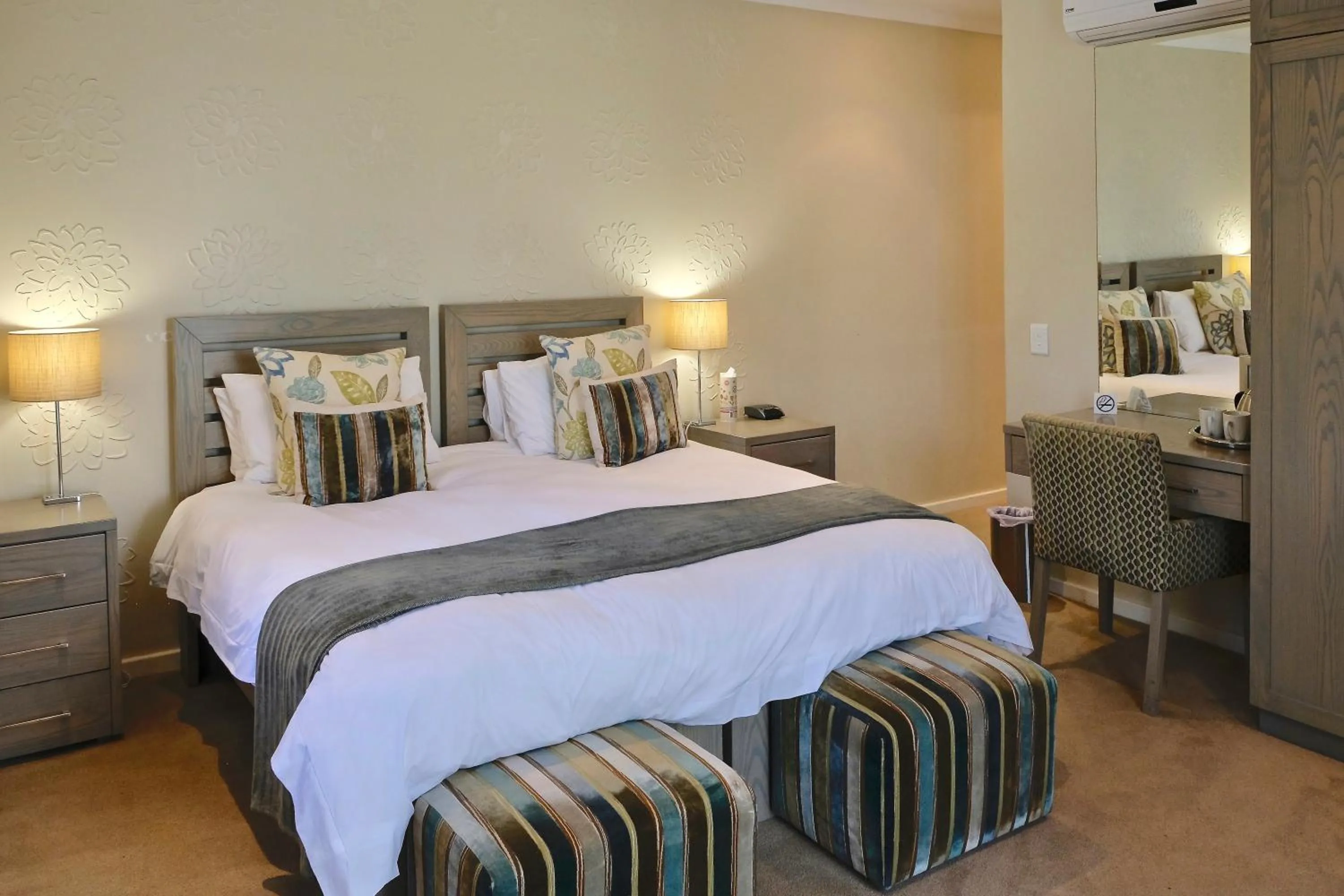 Bedroom, Bed in Gardenview Guest House