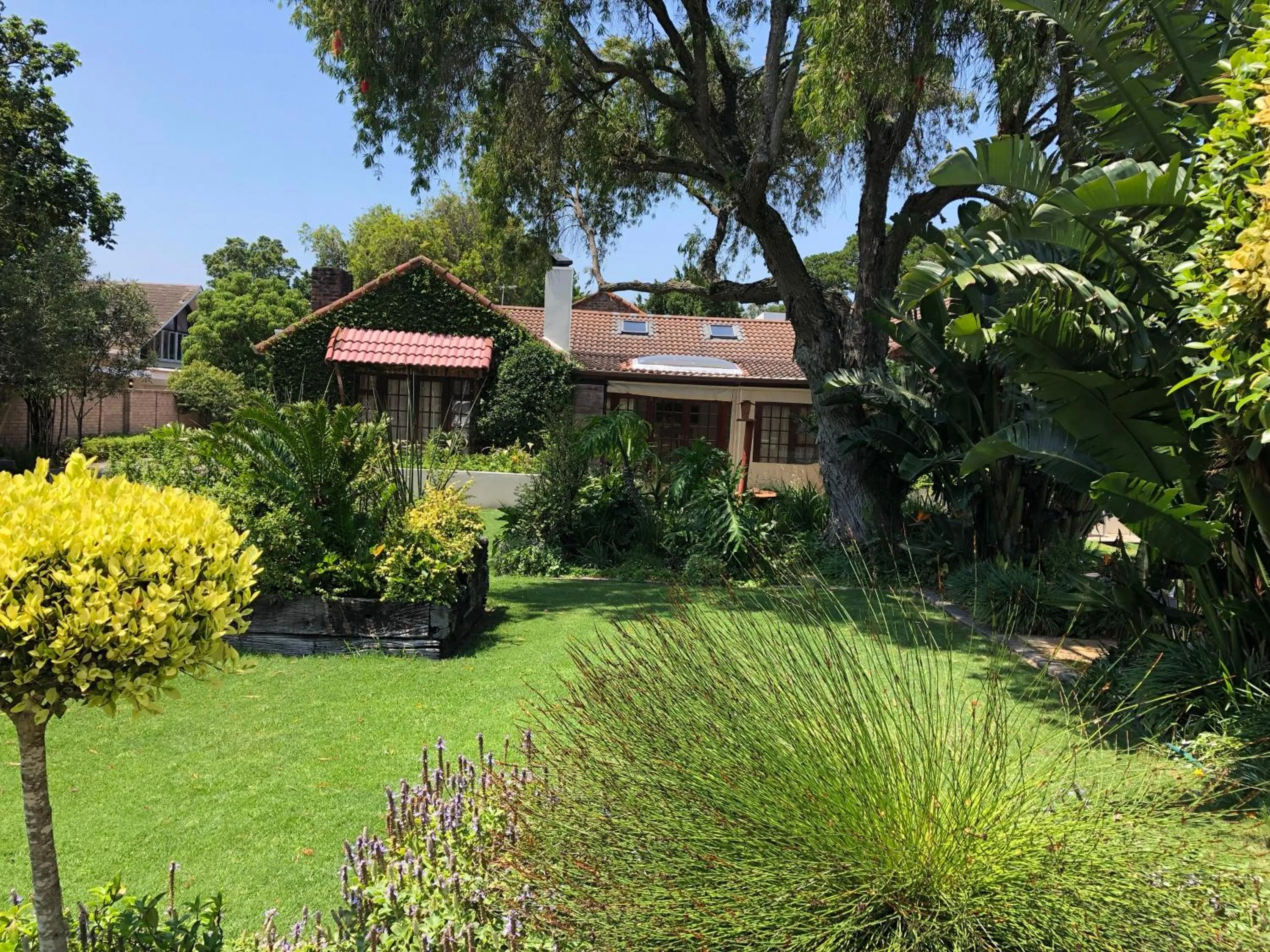 Property building in Gardenview Guest House