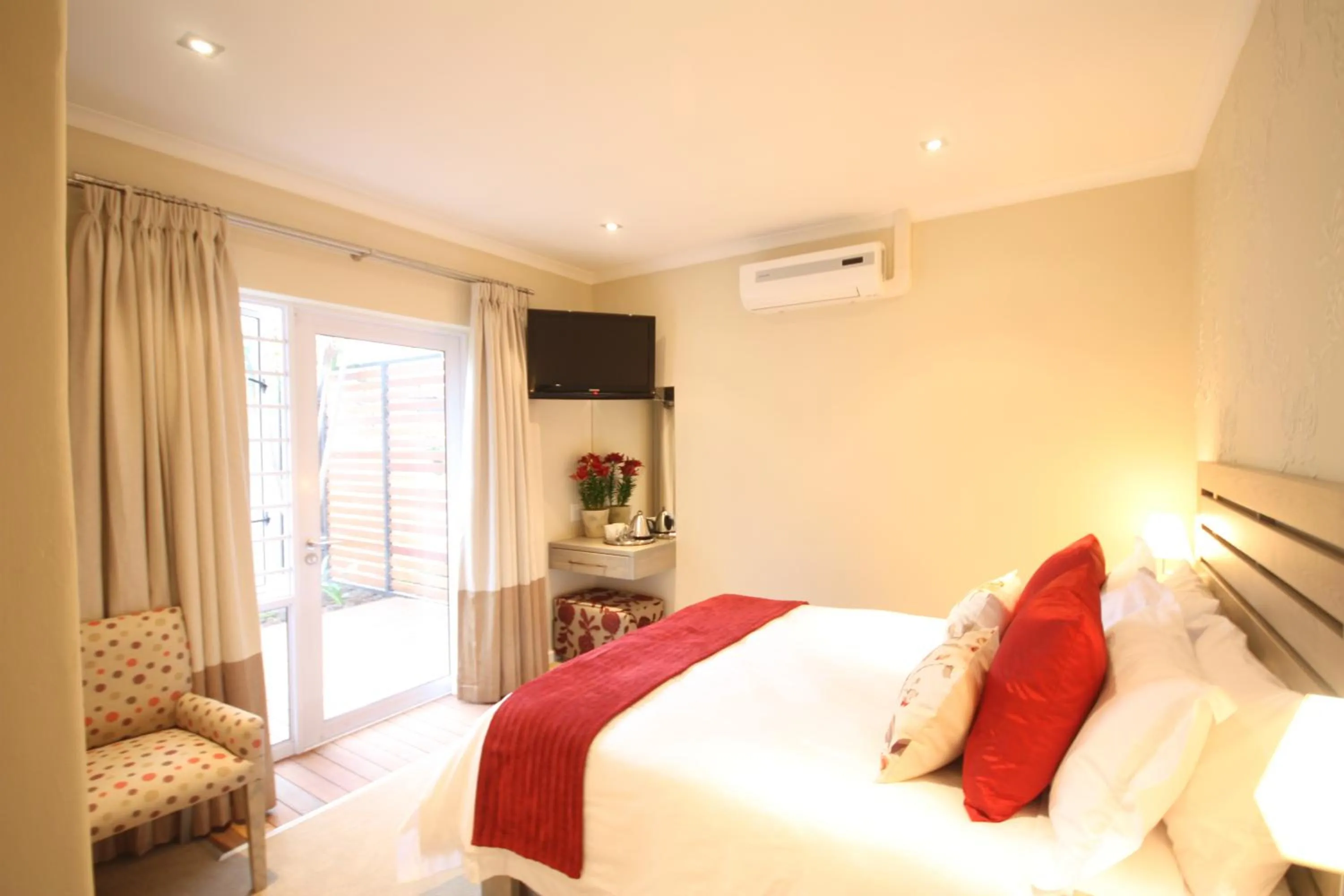 Bed in Gardenview Guest House