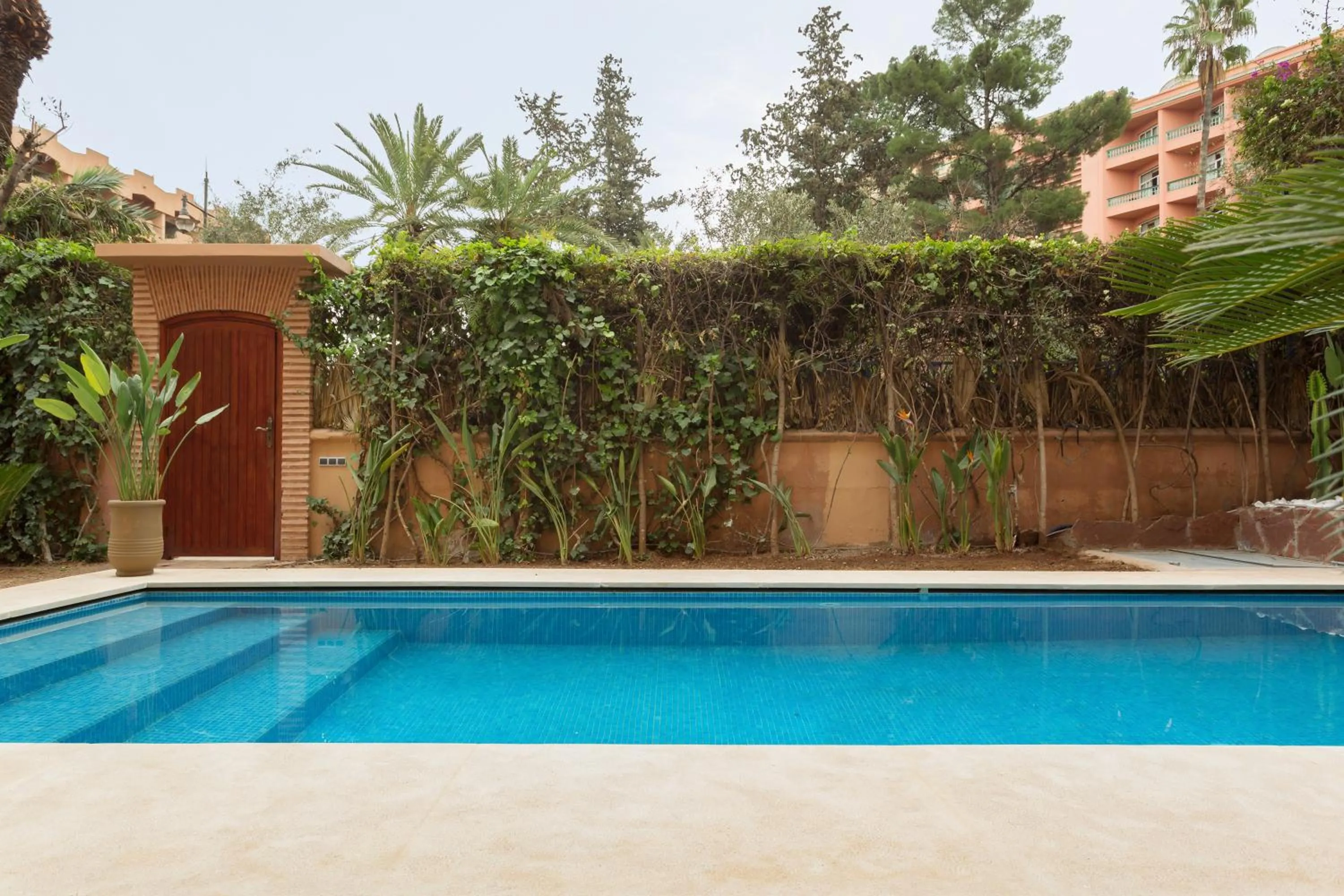The Ruby Apartment with Private Swimming Pool - Hivernage Quarter - By Goldex Marrakech