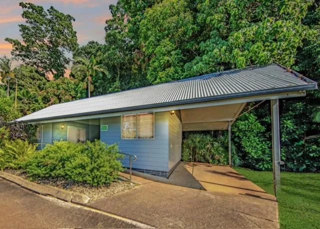 Two-Bedroom Cottage in Mission Beach Hideaway Holiday Village