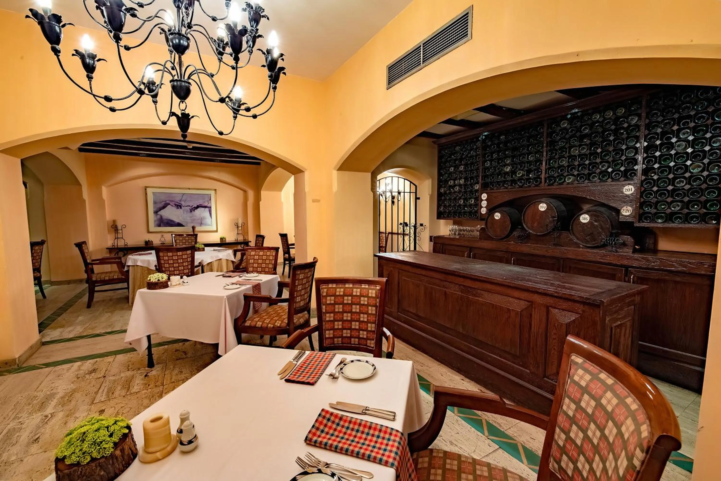 Restaurant/places to eat in Continental Hotel Hurghada