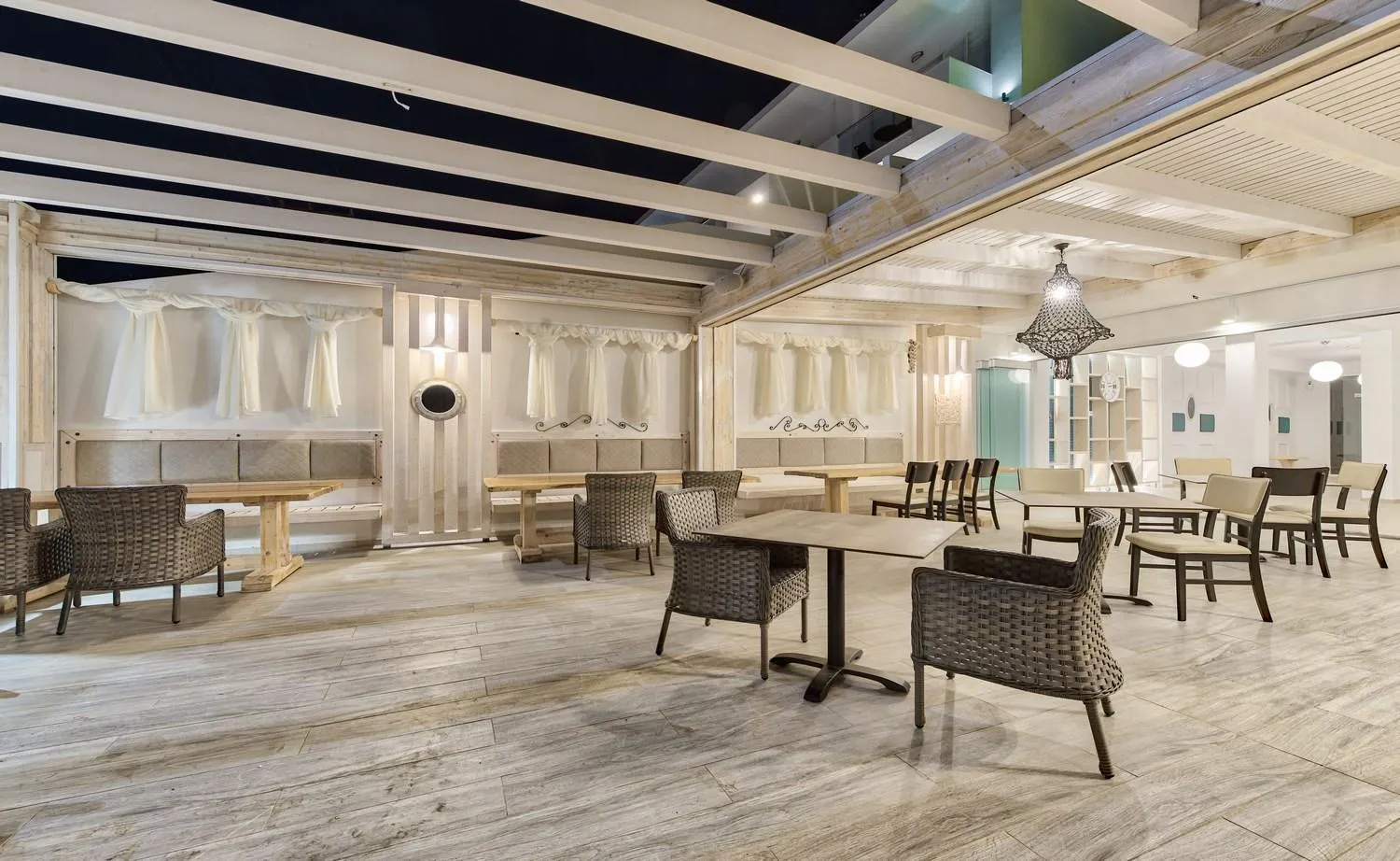 Restaurant/places to eat in Mandala Seafront Suites