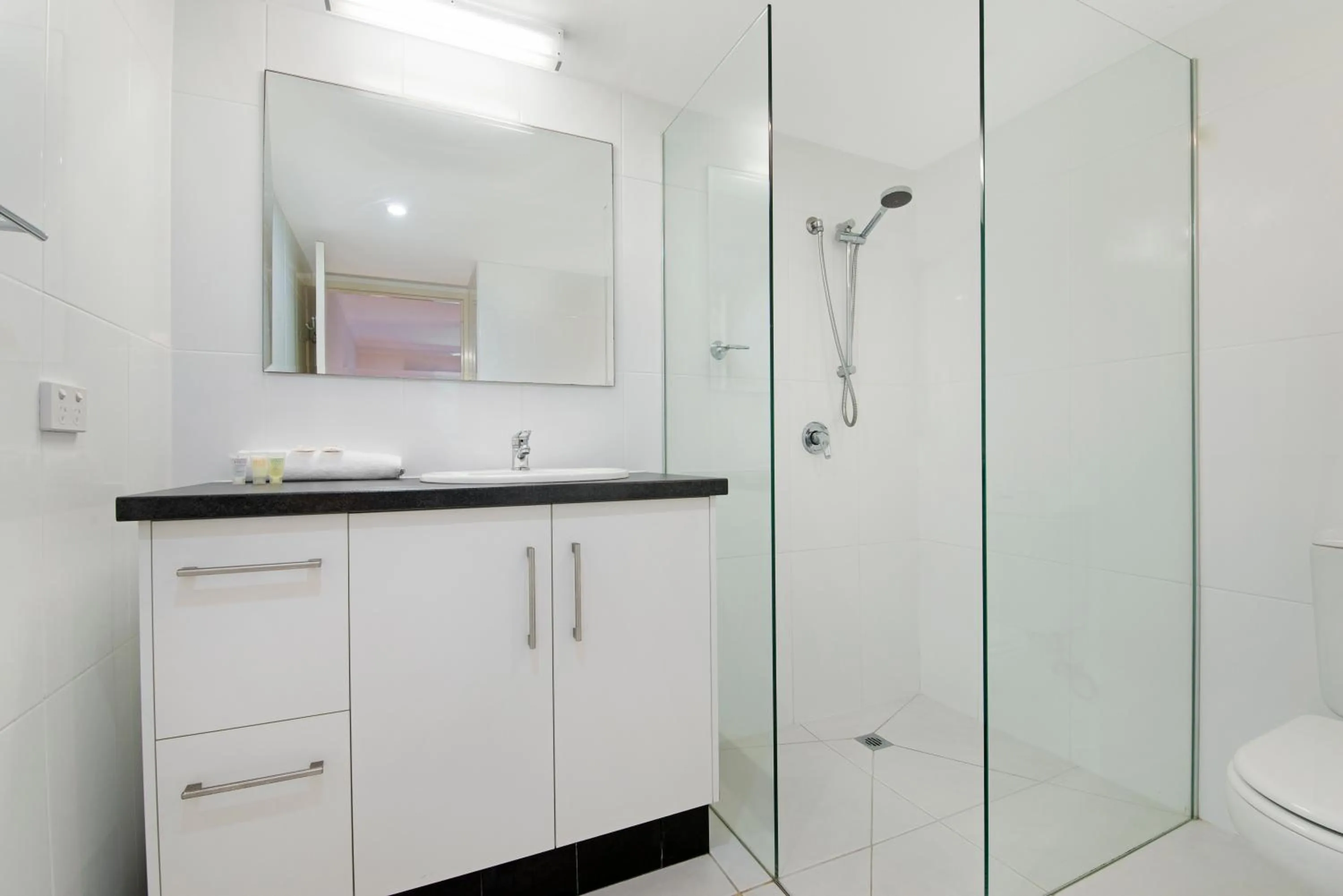 Shower in Chidori Court