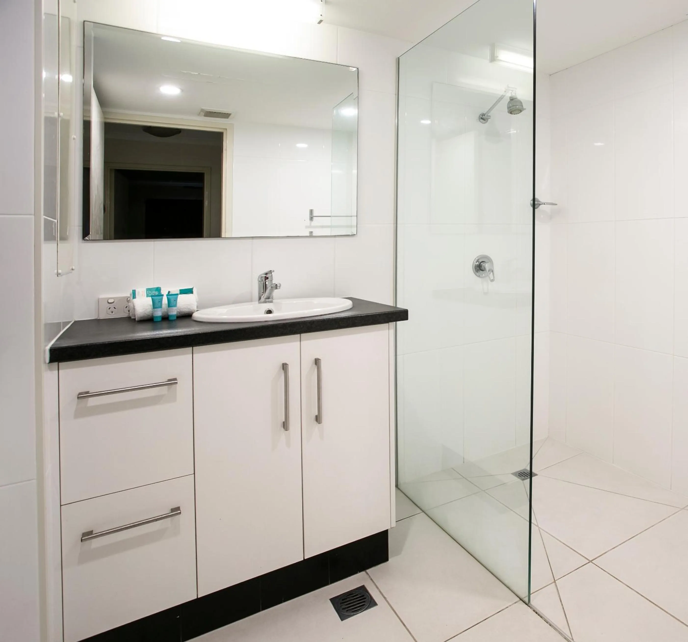 Bathroom in Chidori Court