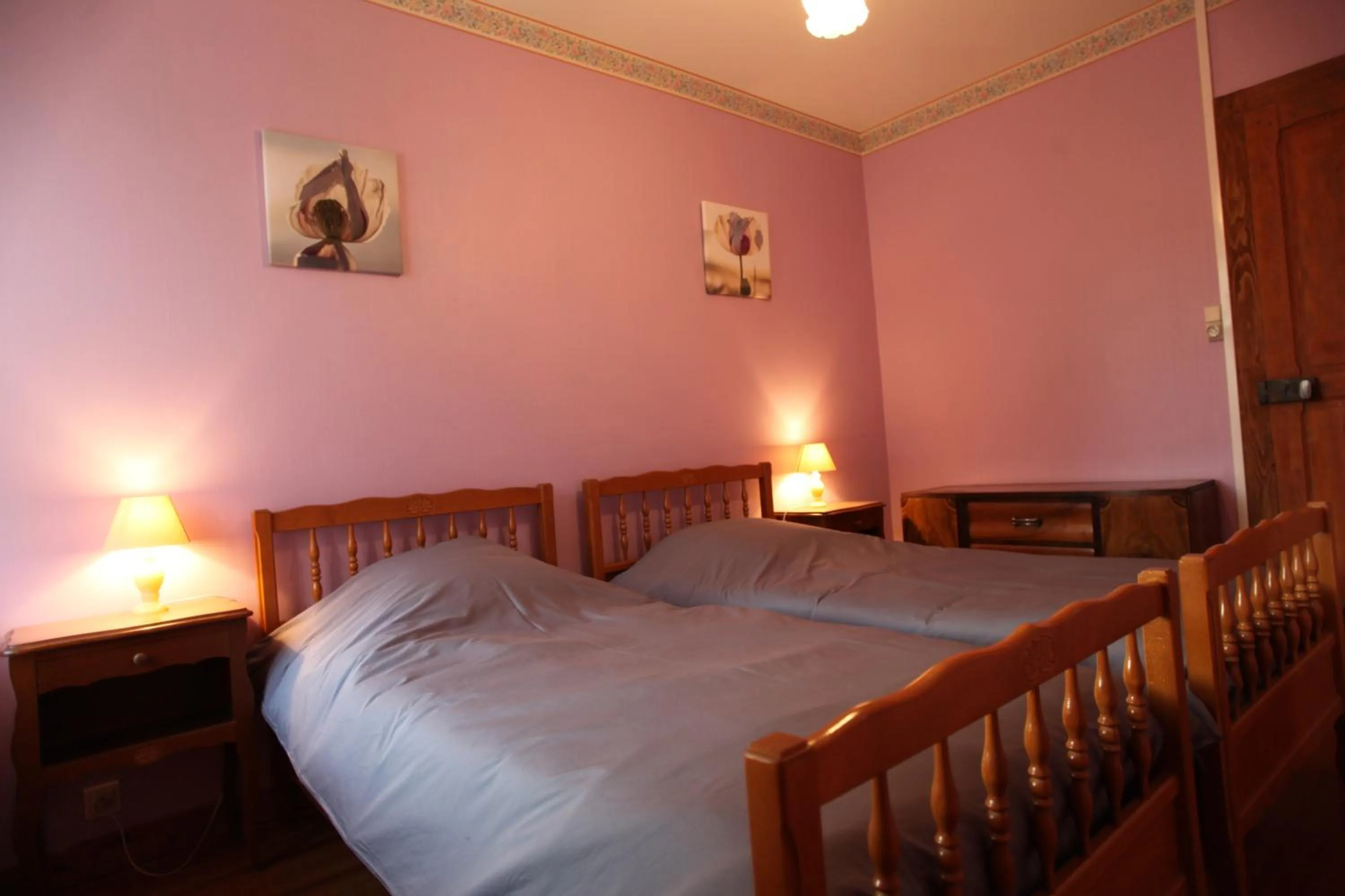Bedroom, Bed in Gîte Domaine des Iris