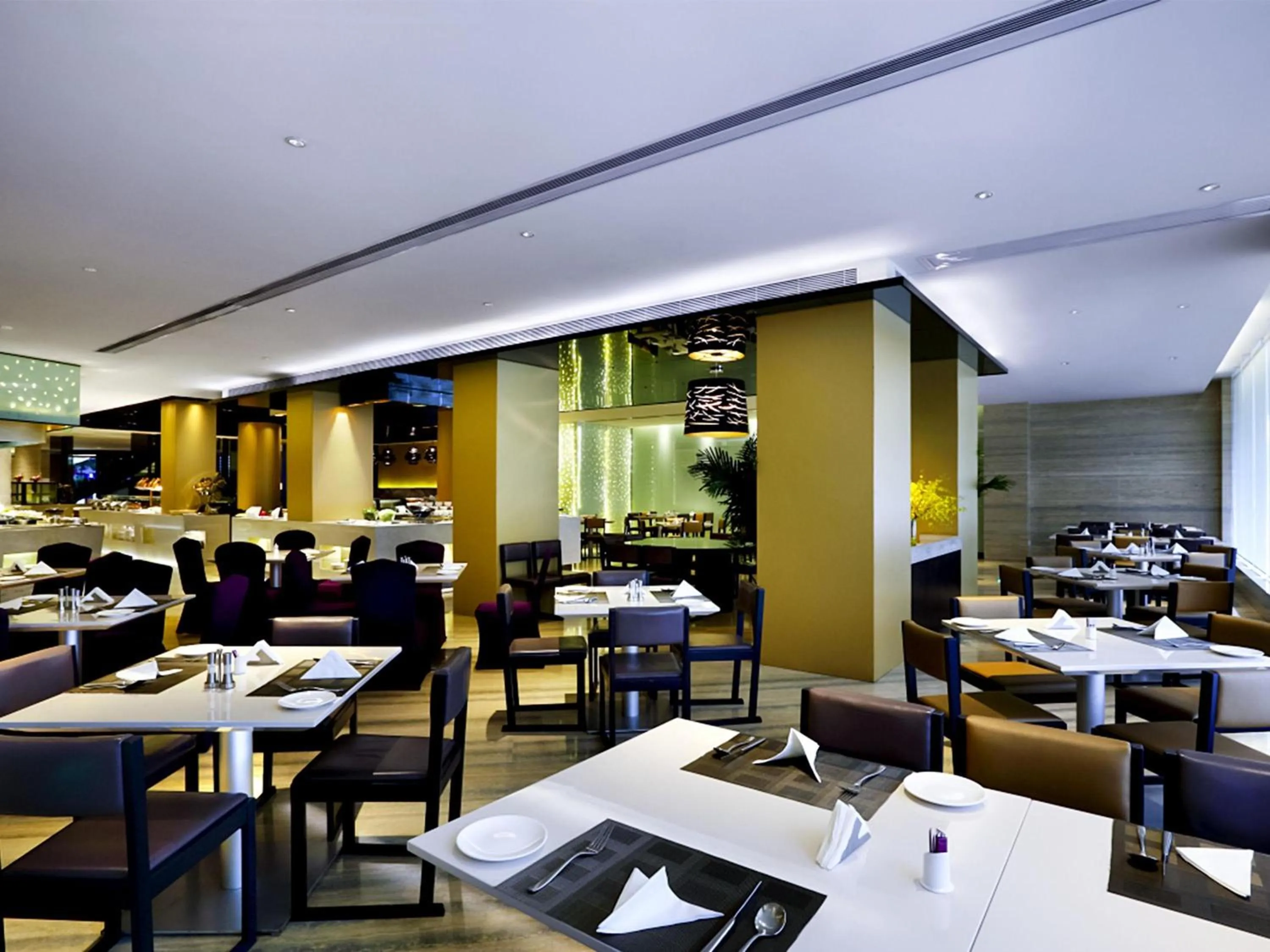 Restaurant/places to eat in Grand Mercure Dongguan Humen