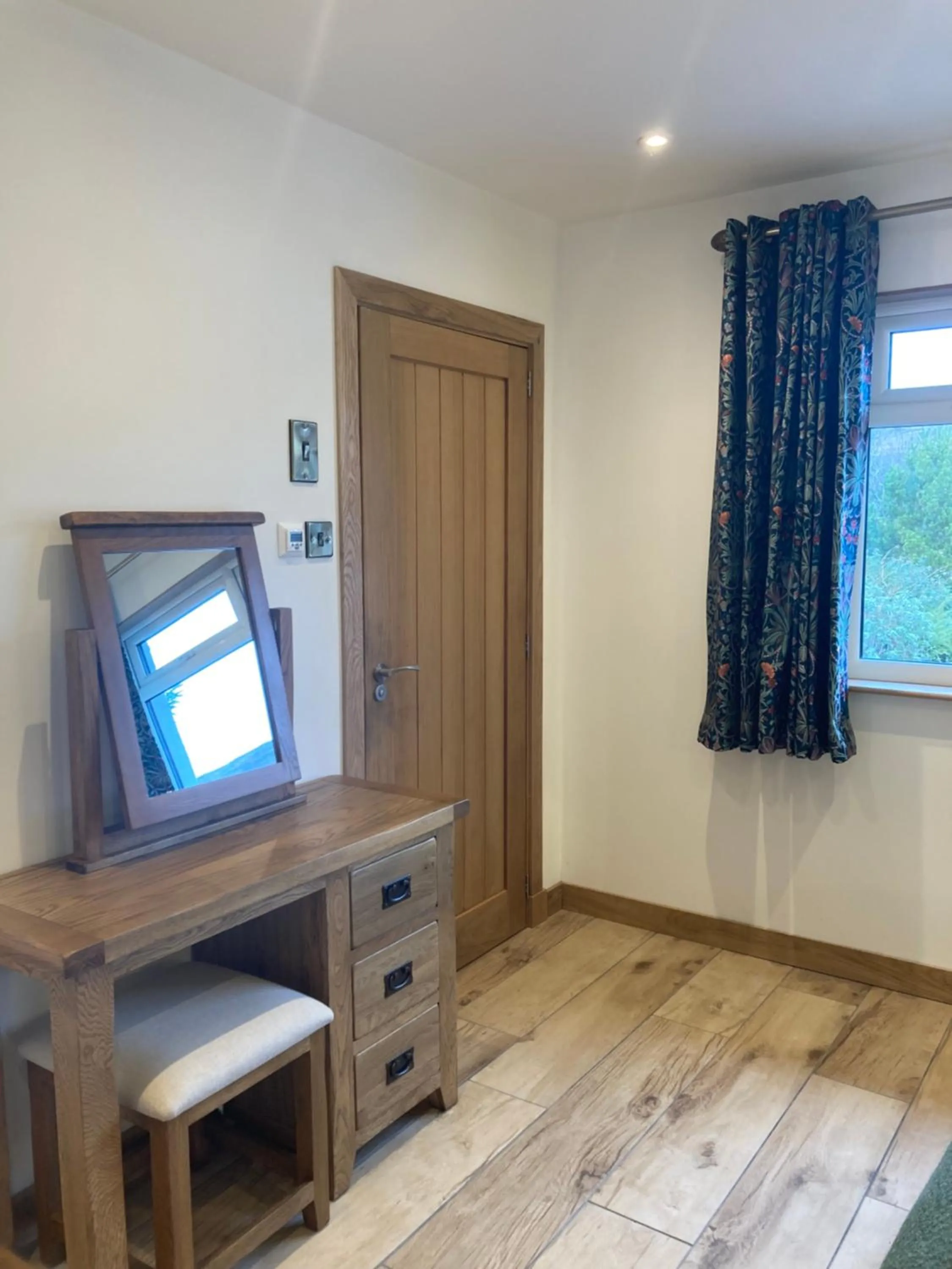 Bedroom in Glendale View