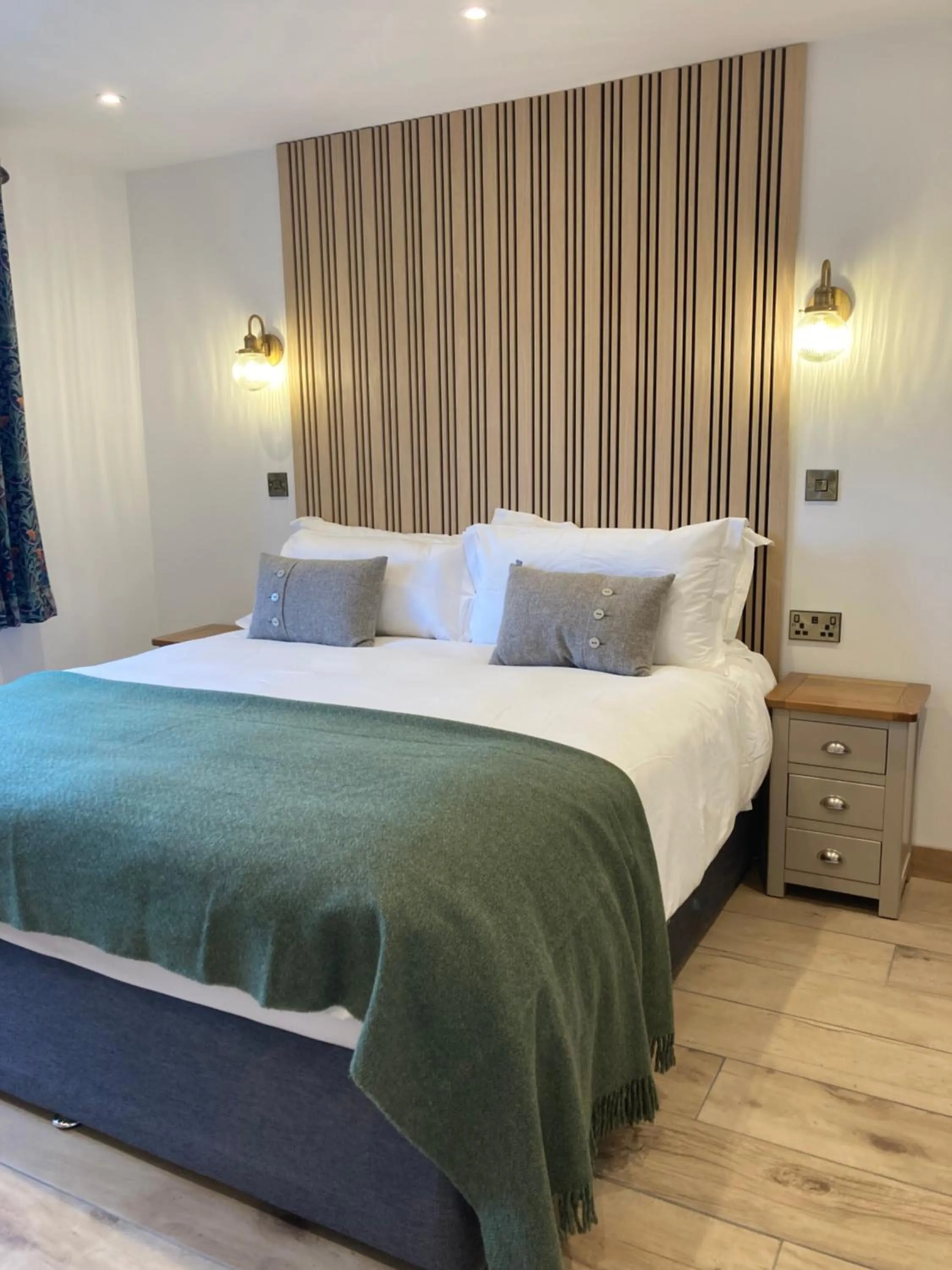 Bedroom, Bed in Glendale View