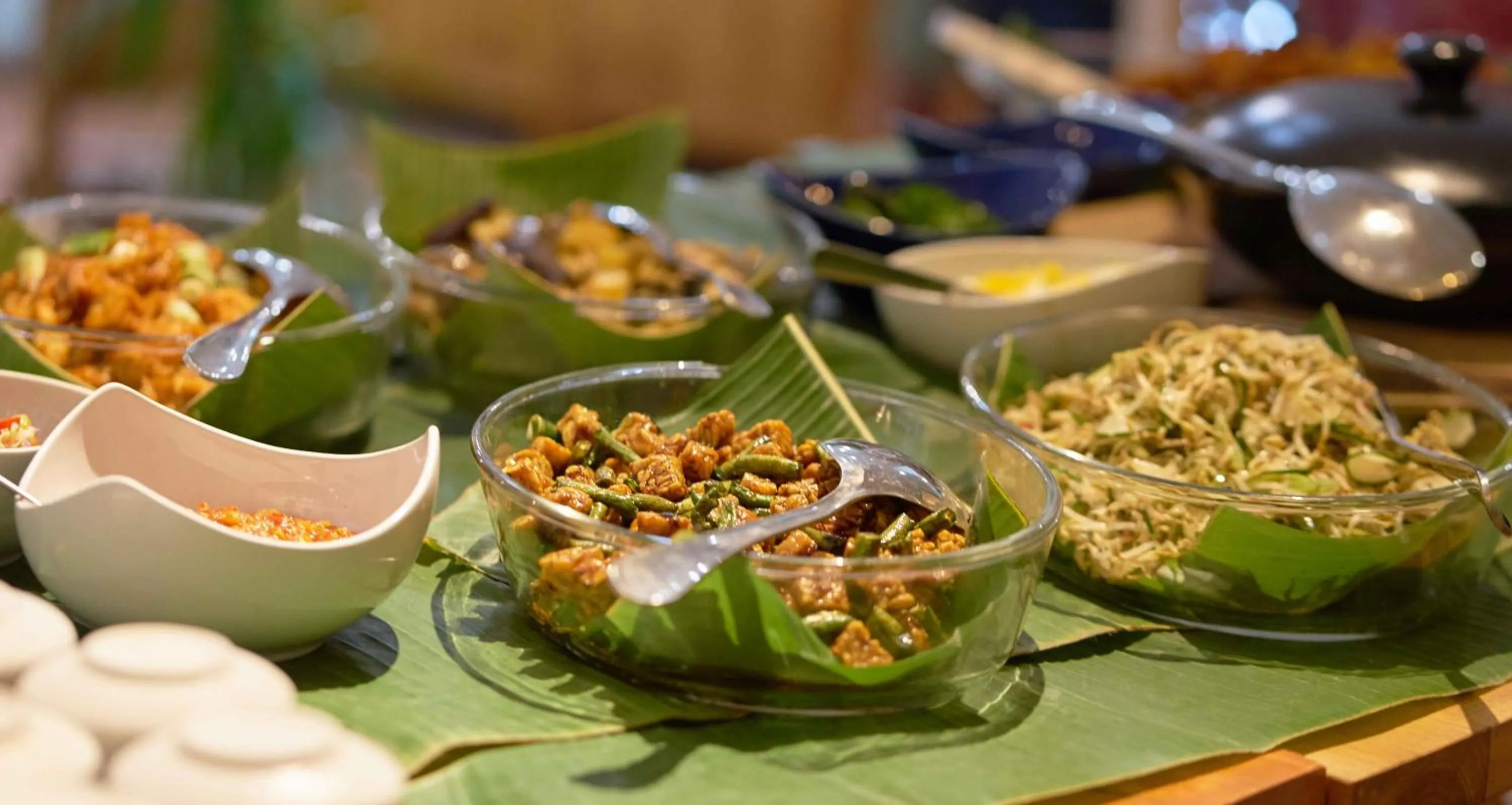 Food and drinks in ISLA INDAH RETREAT boutique hotel