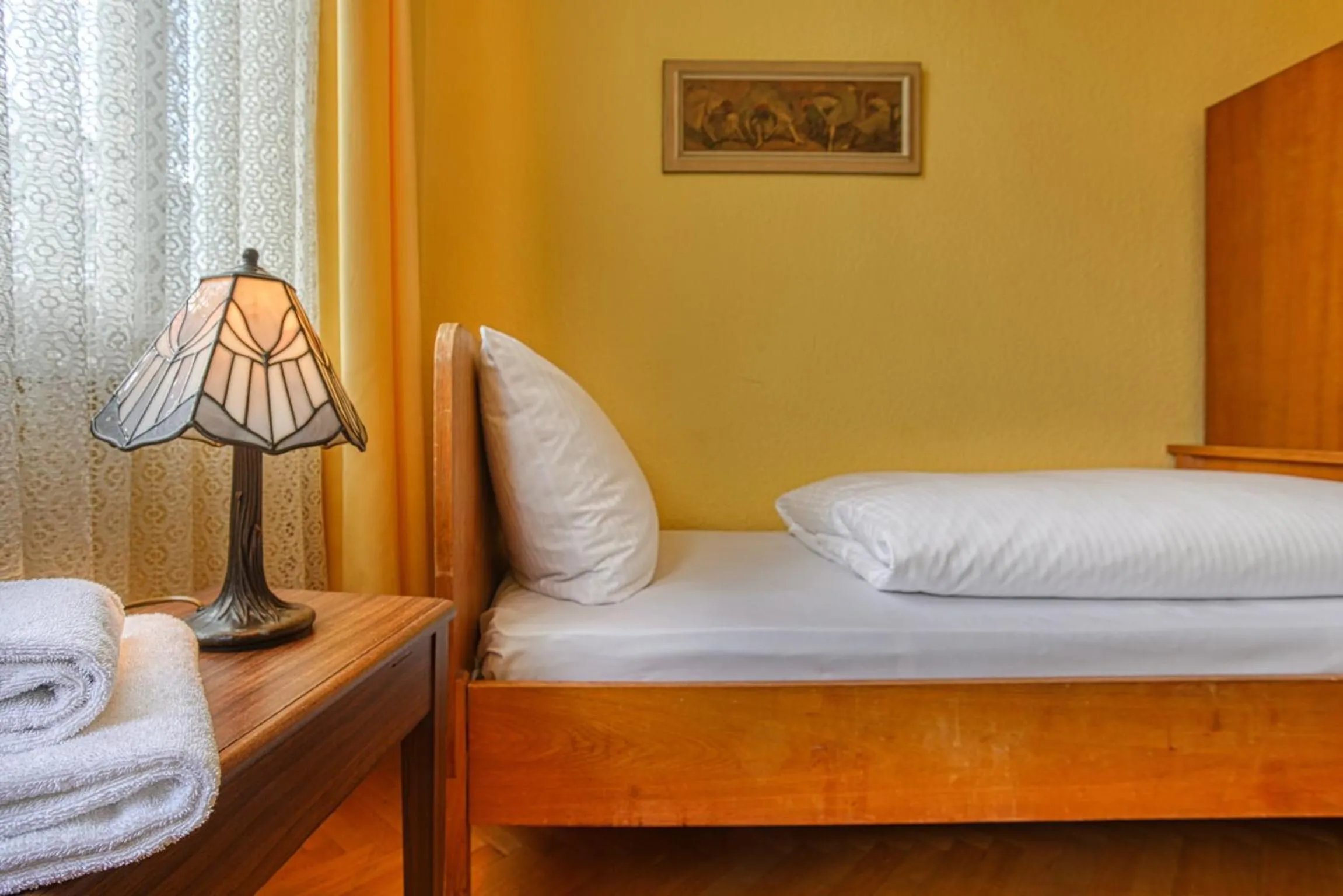 Bed in Hotel Carlton