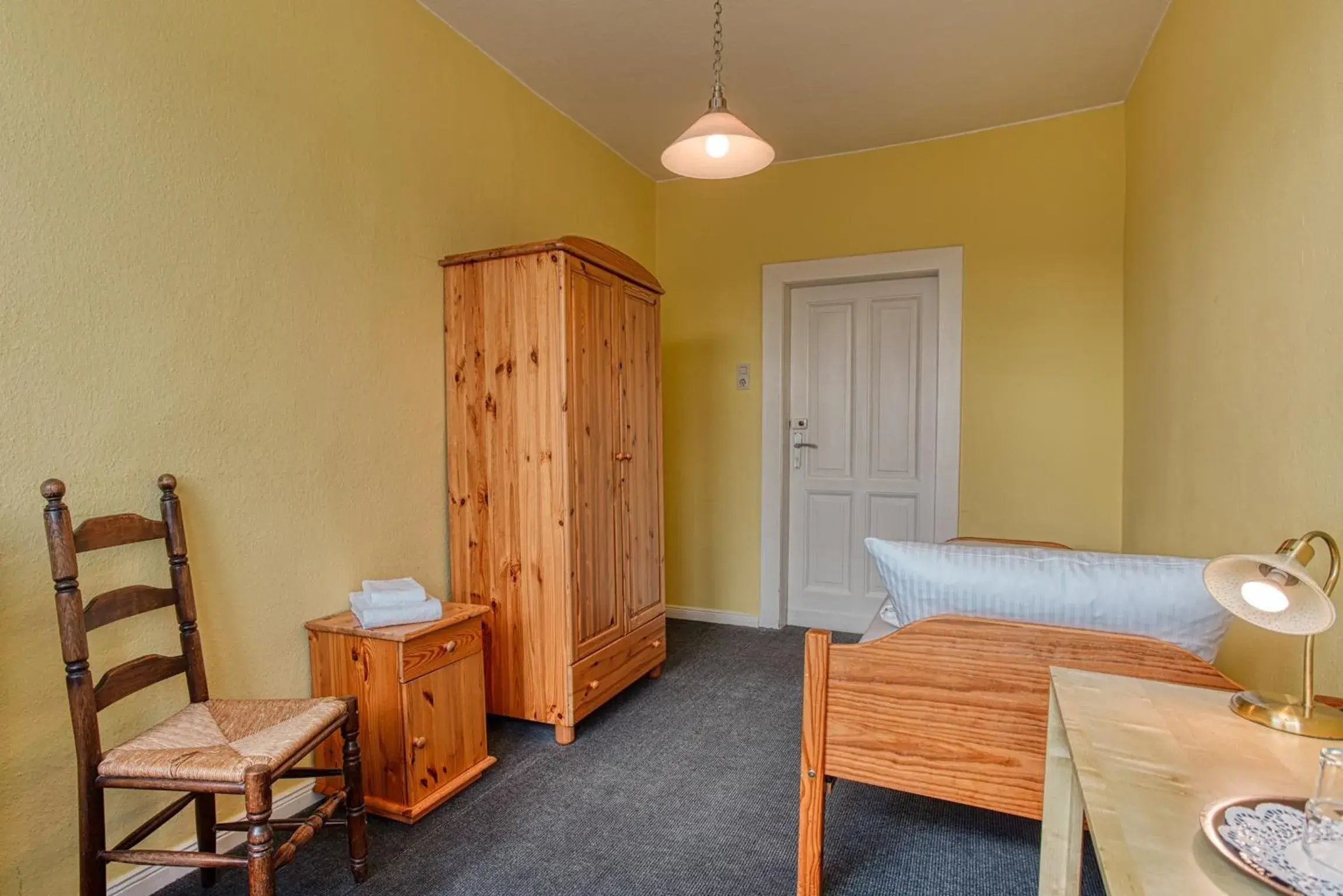 Single Room in Hotel Carlton Single Room in Hotel Carlton