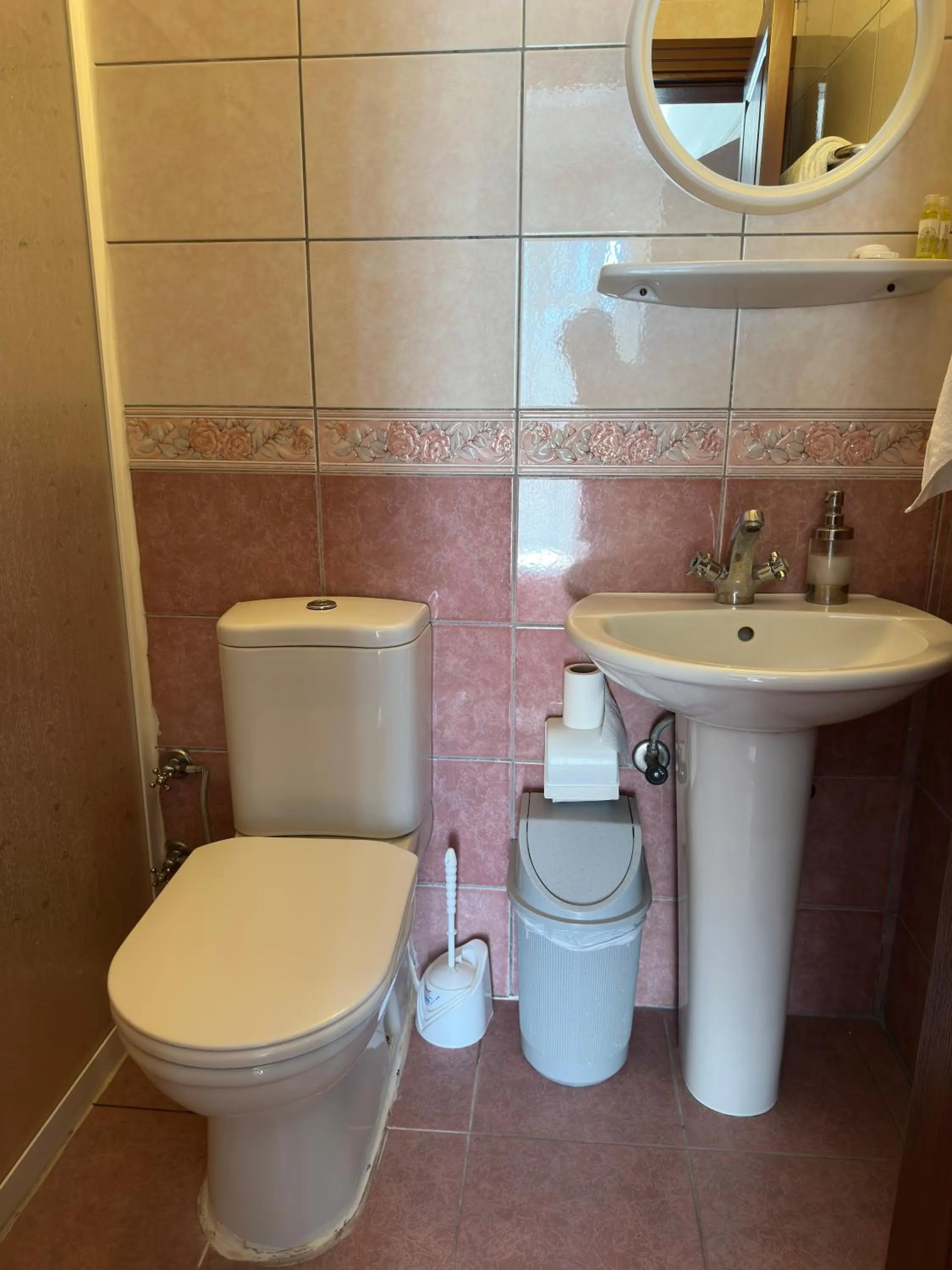 Toilet in Soykan Hotel