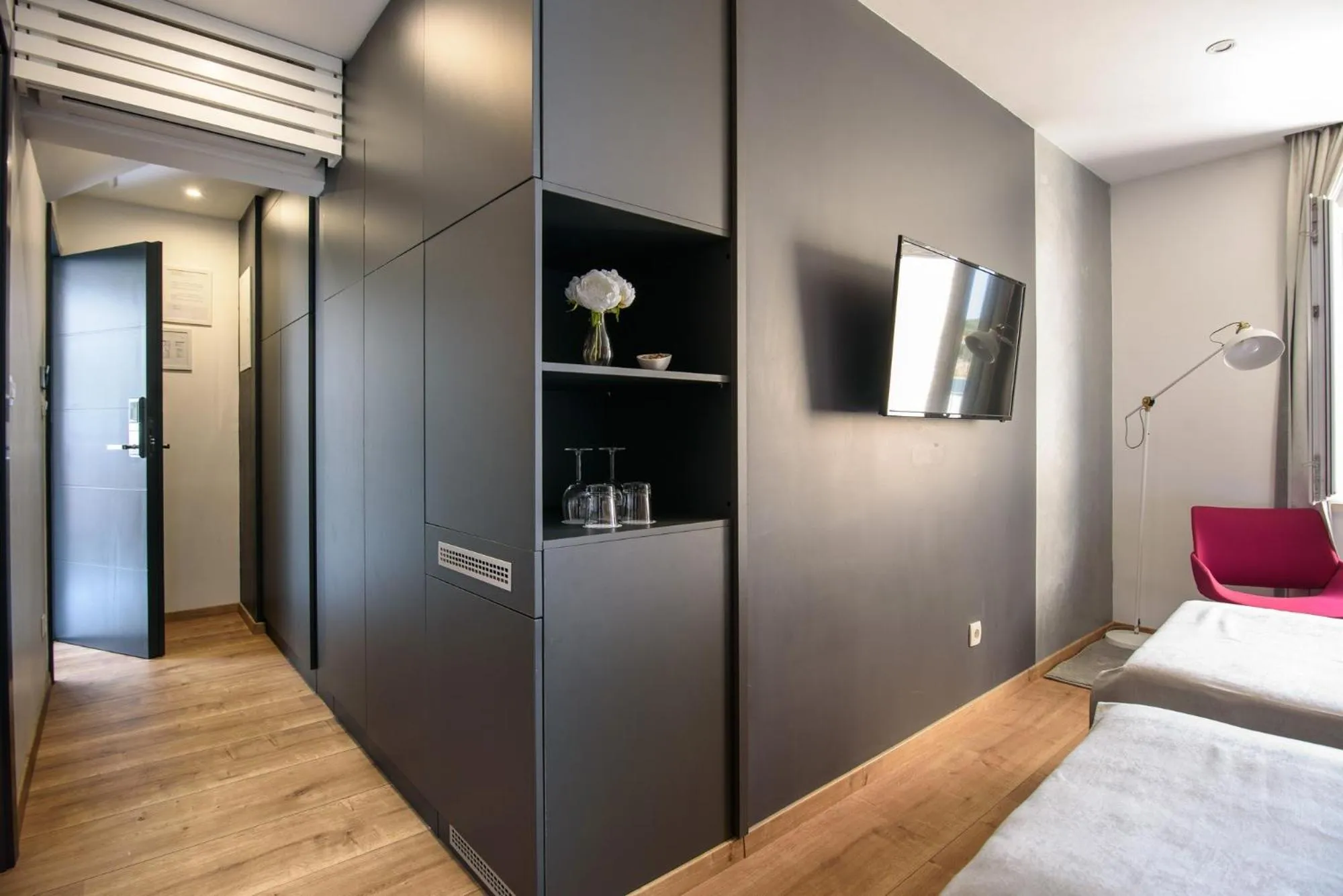 TV and multimedia in Ora Luxury Rooms