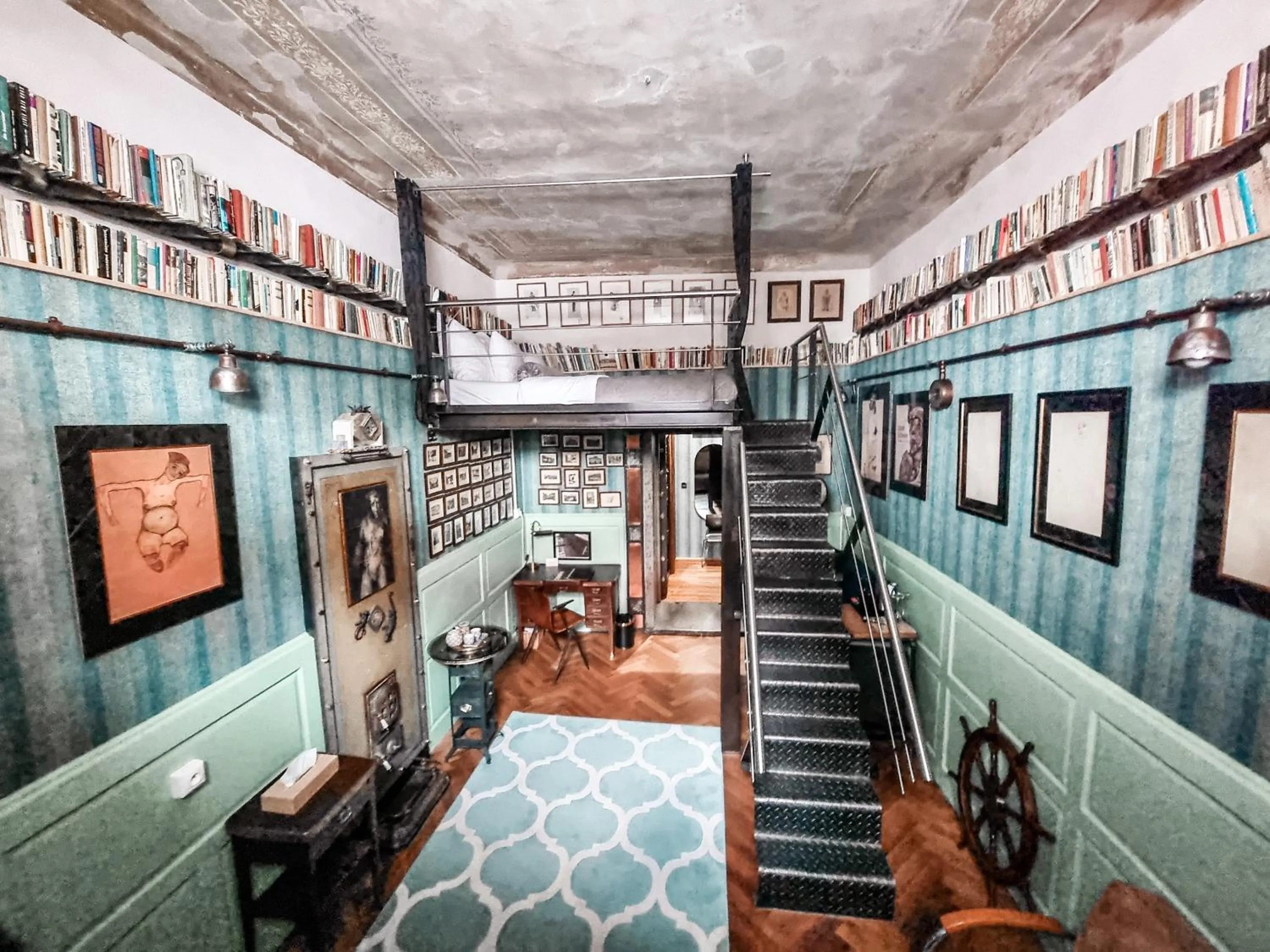 Library in Divná pani Luxury Gallery Rooms