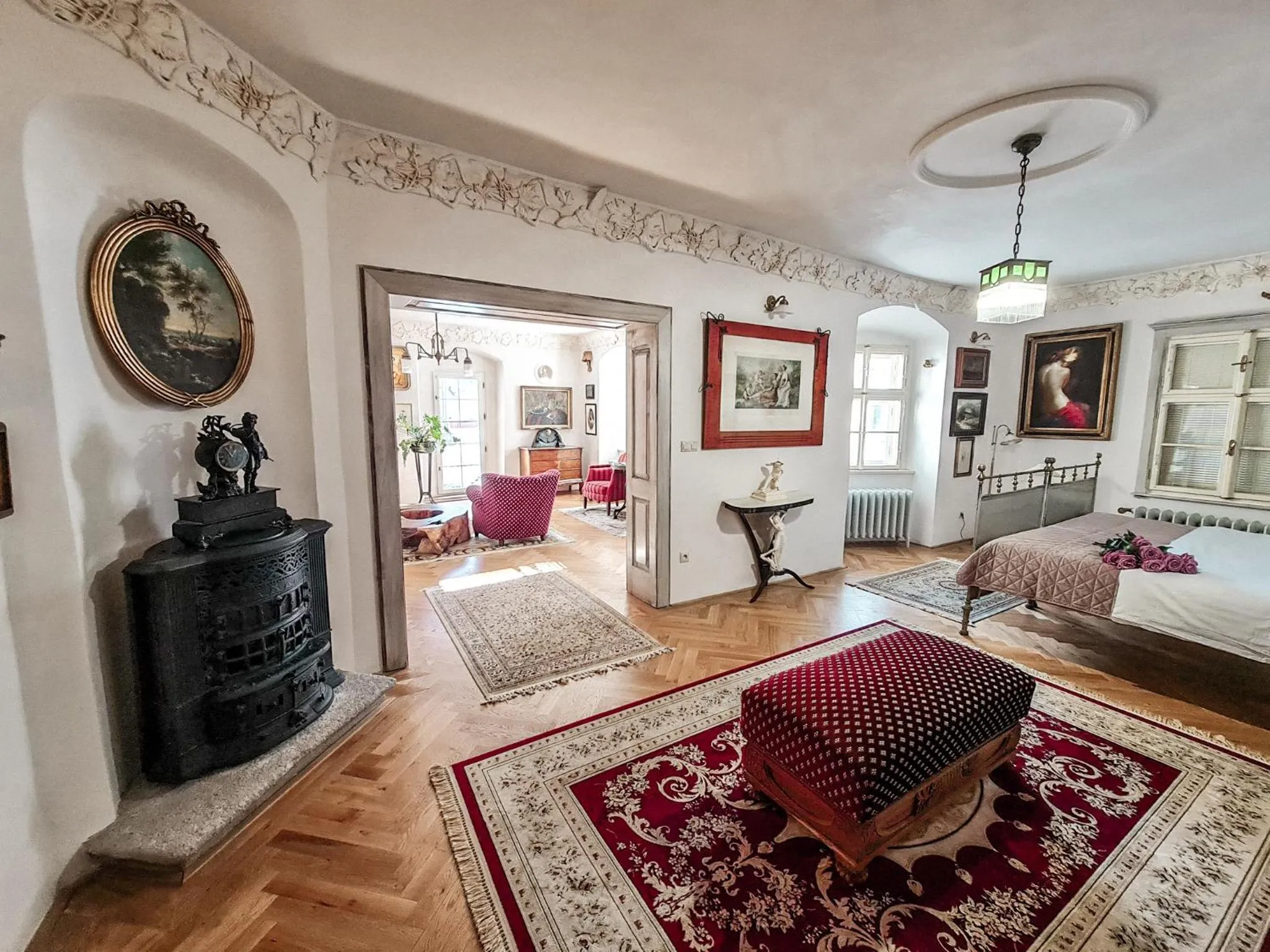 Living room, Bed in Divná pani Luxury Gallery Rooms