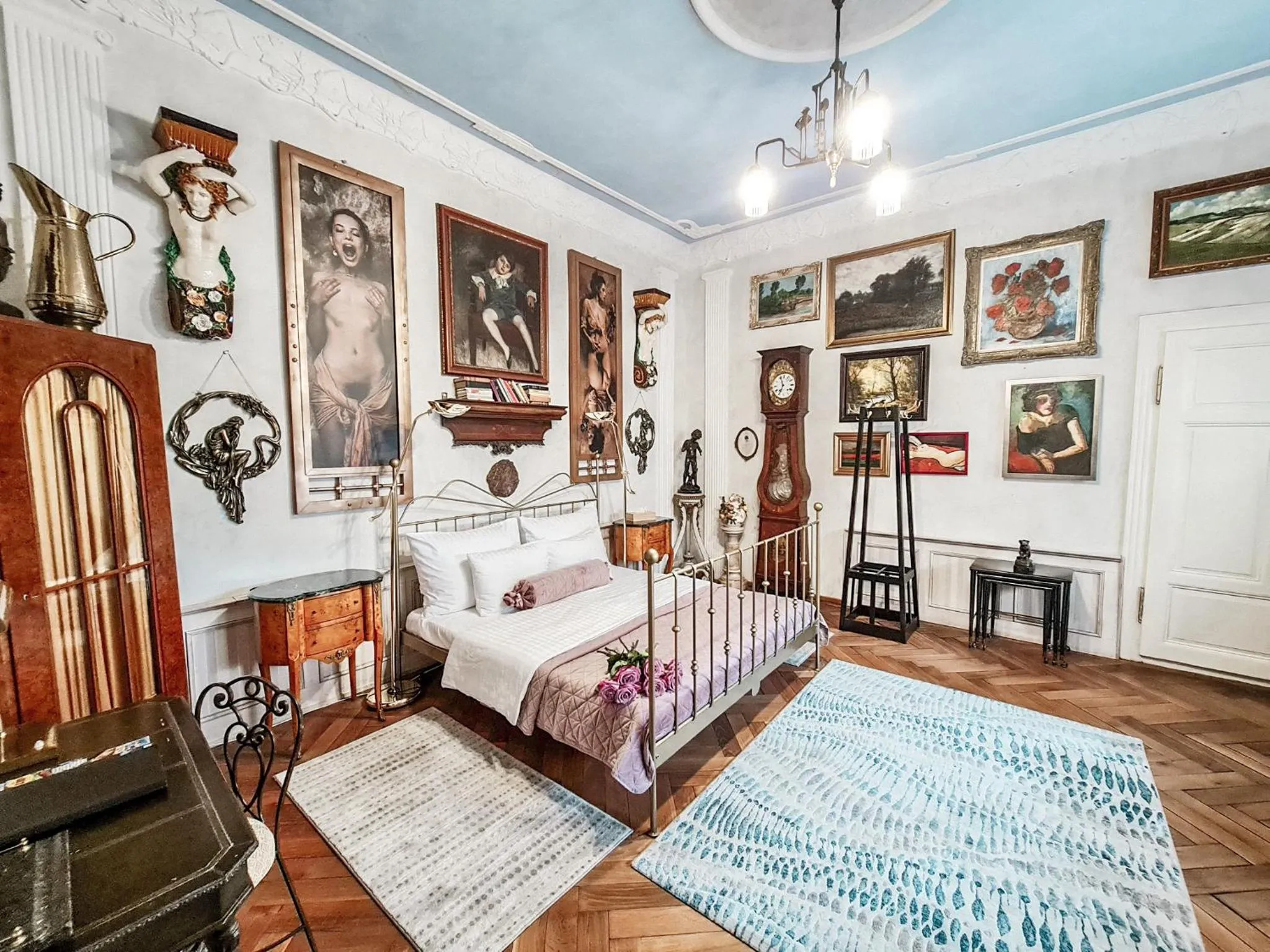 Photo of the whole room, Bed in Divná pani Luxury Gallery Rooms