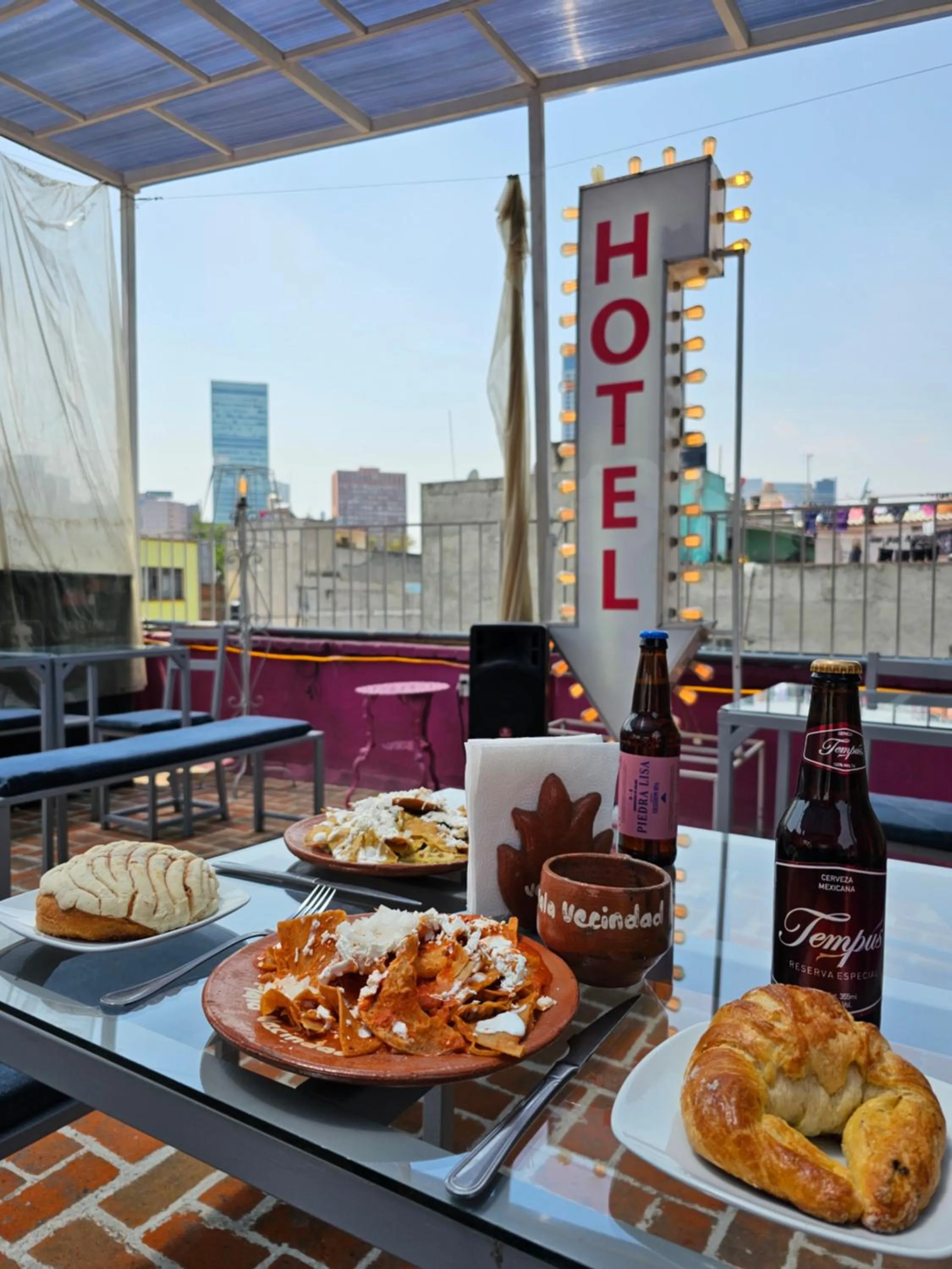 Continental breakfast in Mala Vecindad Beer Hotel