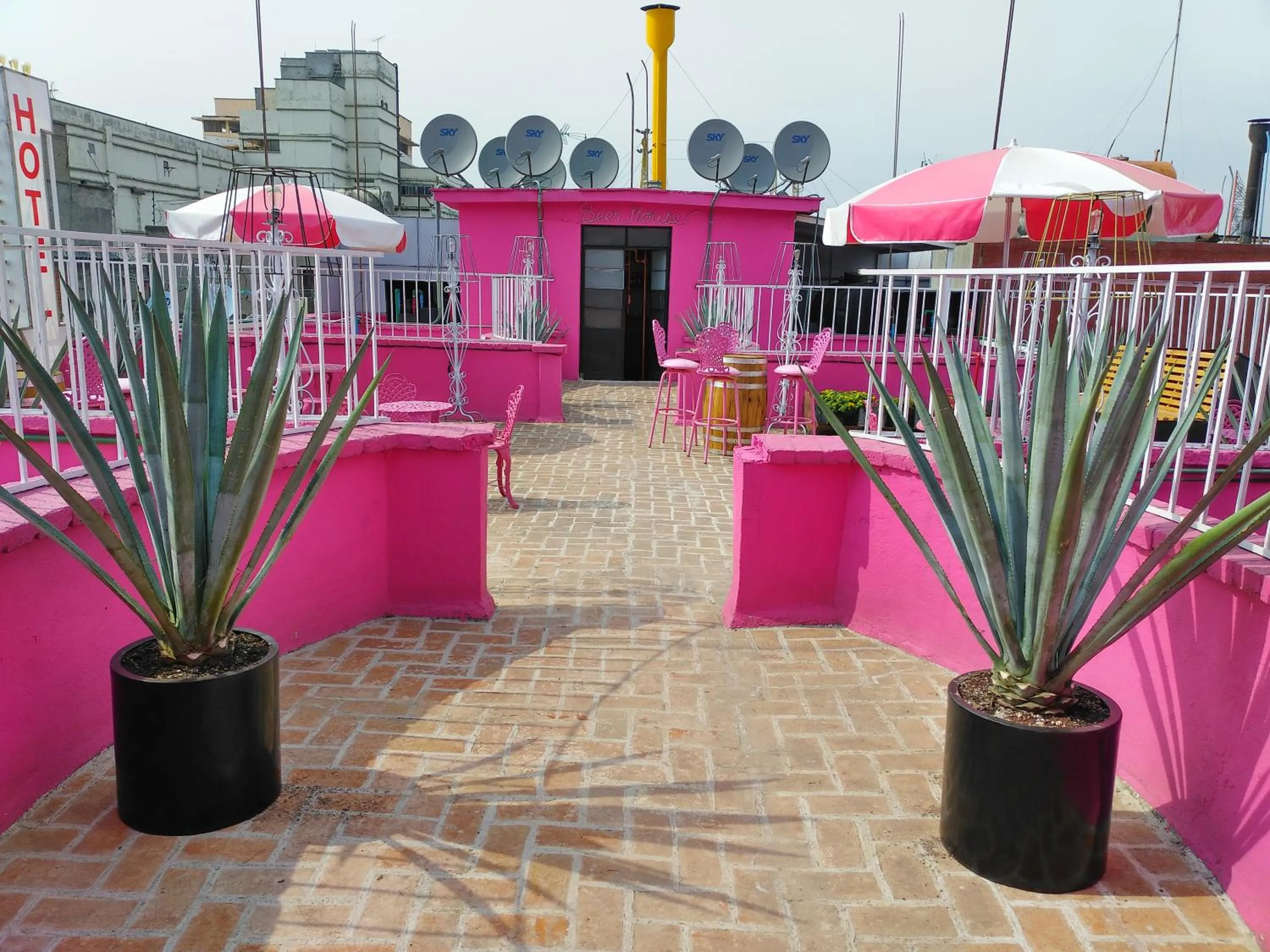 Balcony/Terrace in Mala Vecindad Beer Hotel