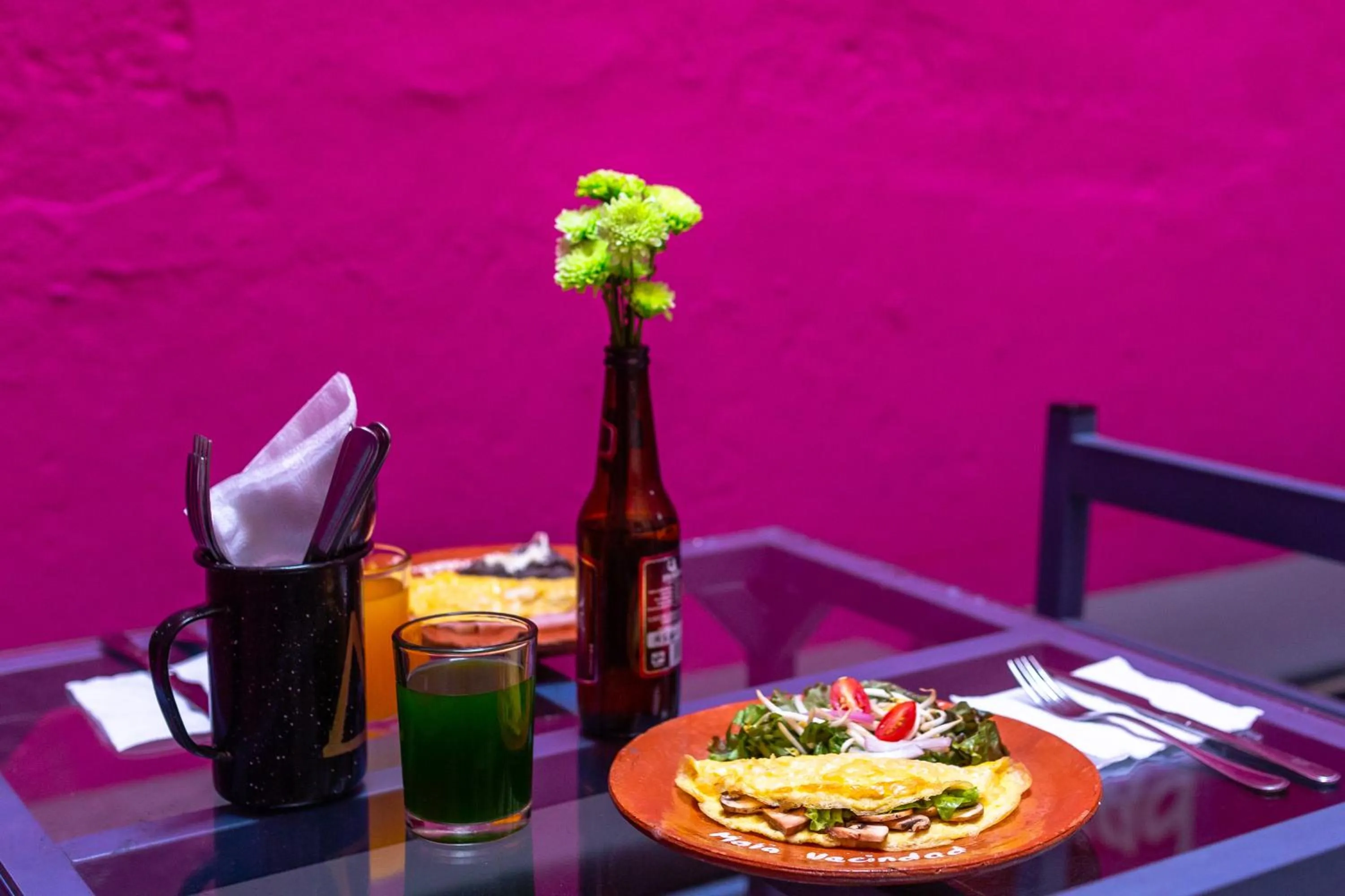 Breakfast in Mala Vecindad Beer Hotel