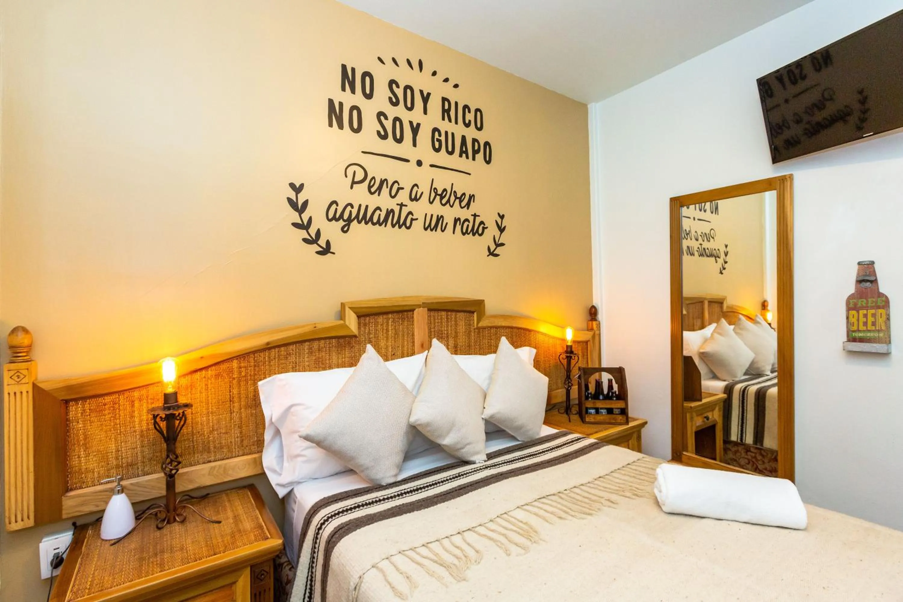 Decorative detail, Bed in Mala Vecindad Beer Hotel