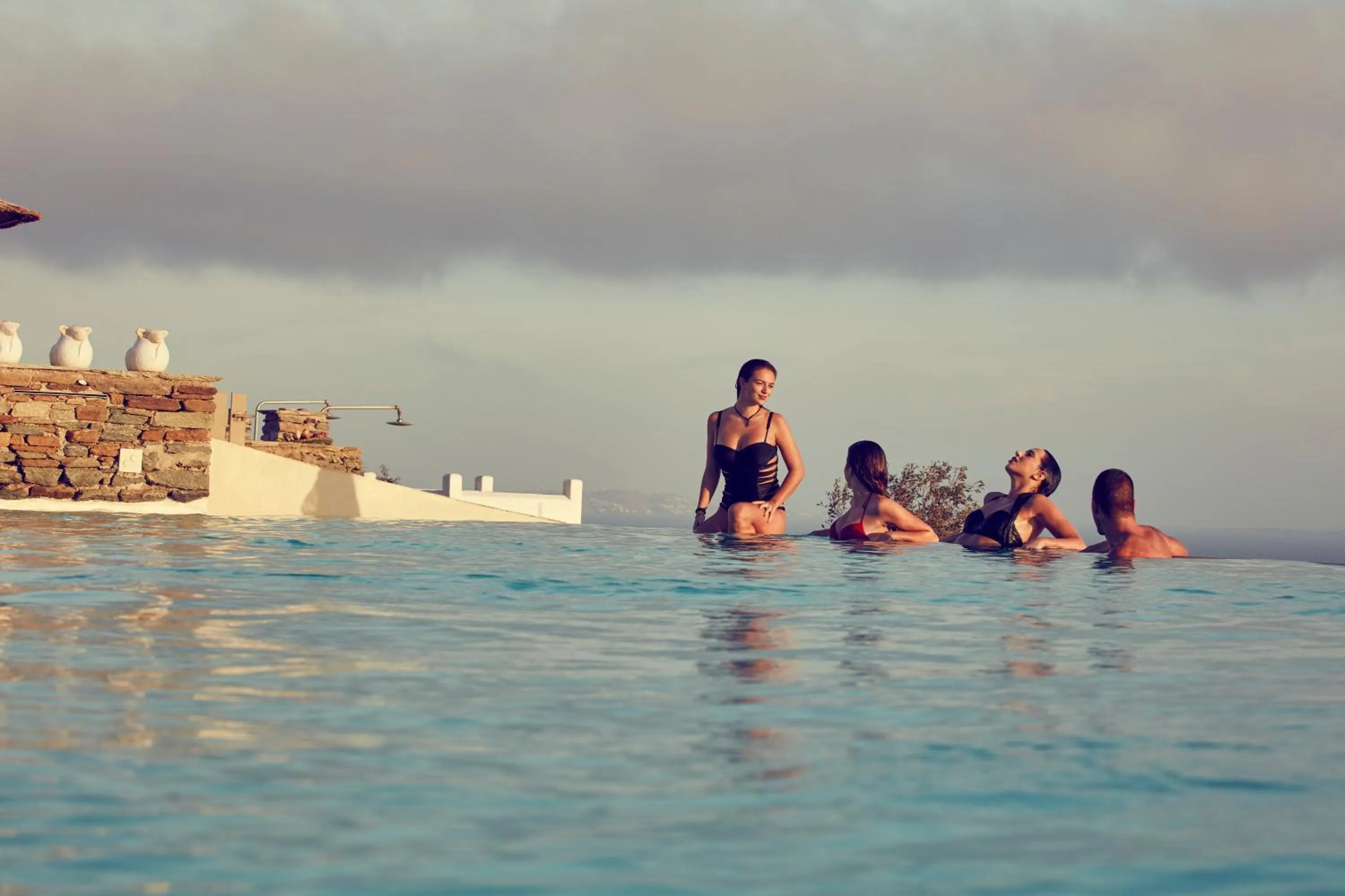 Swimming pool in Diles & Rinies