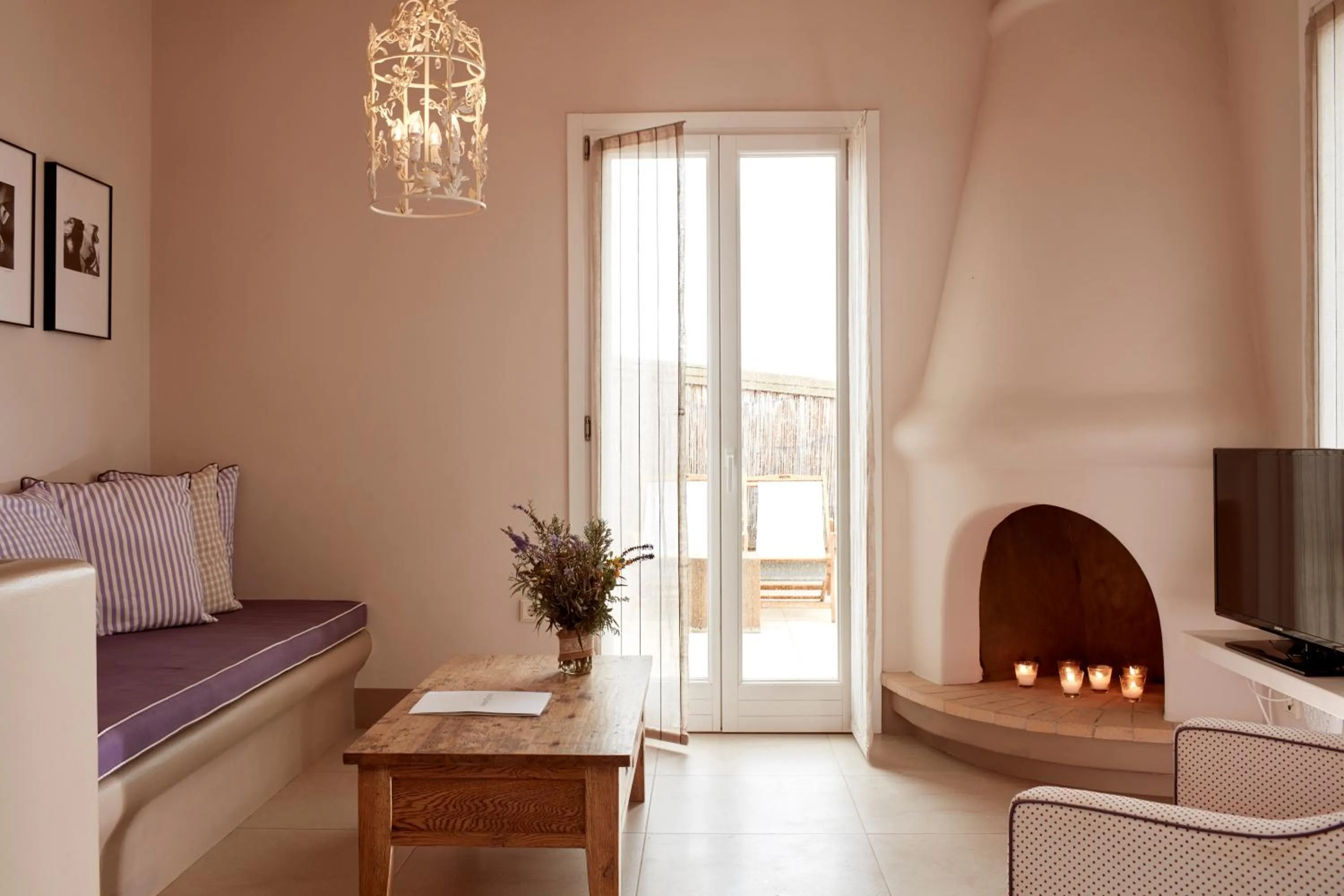 Bedroom, Bed in Diles & Rinies