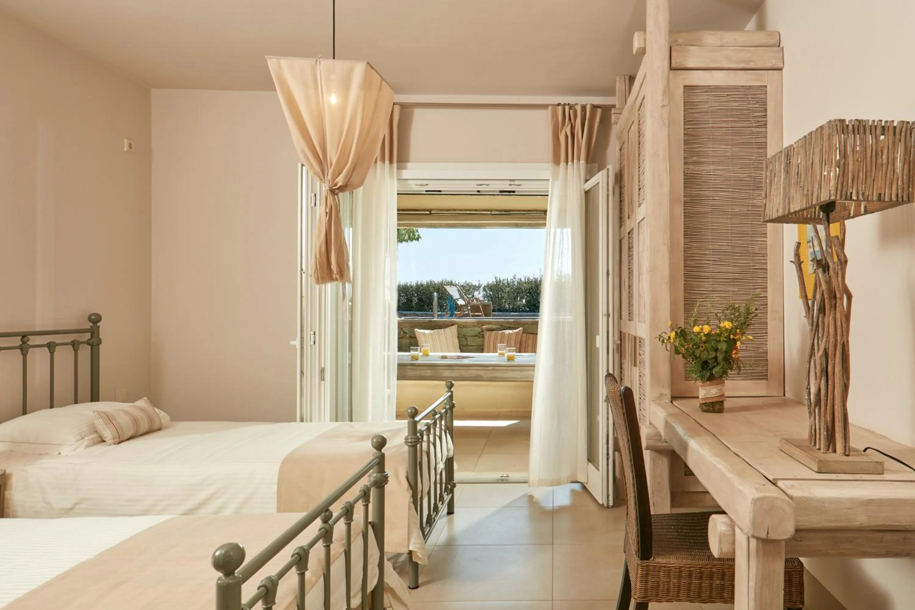 Bedroom, Bed in Diles & Rinies