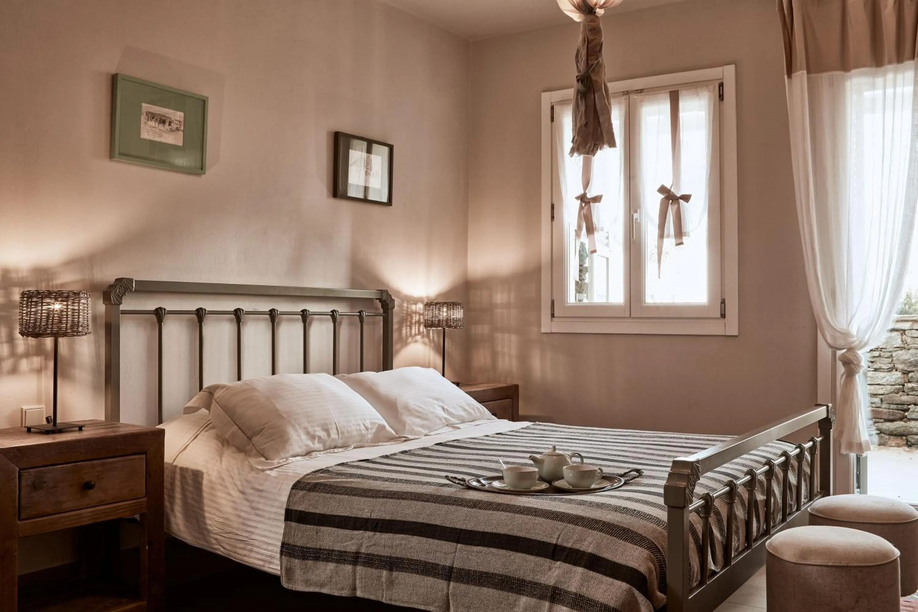 Bed in Diles & Rinies