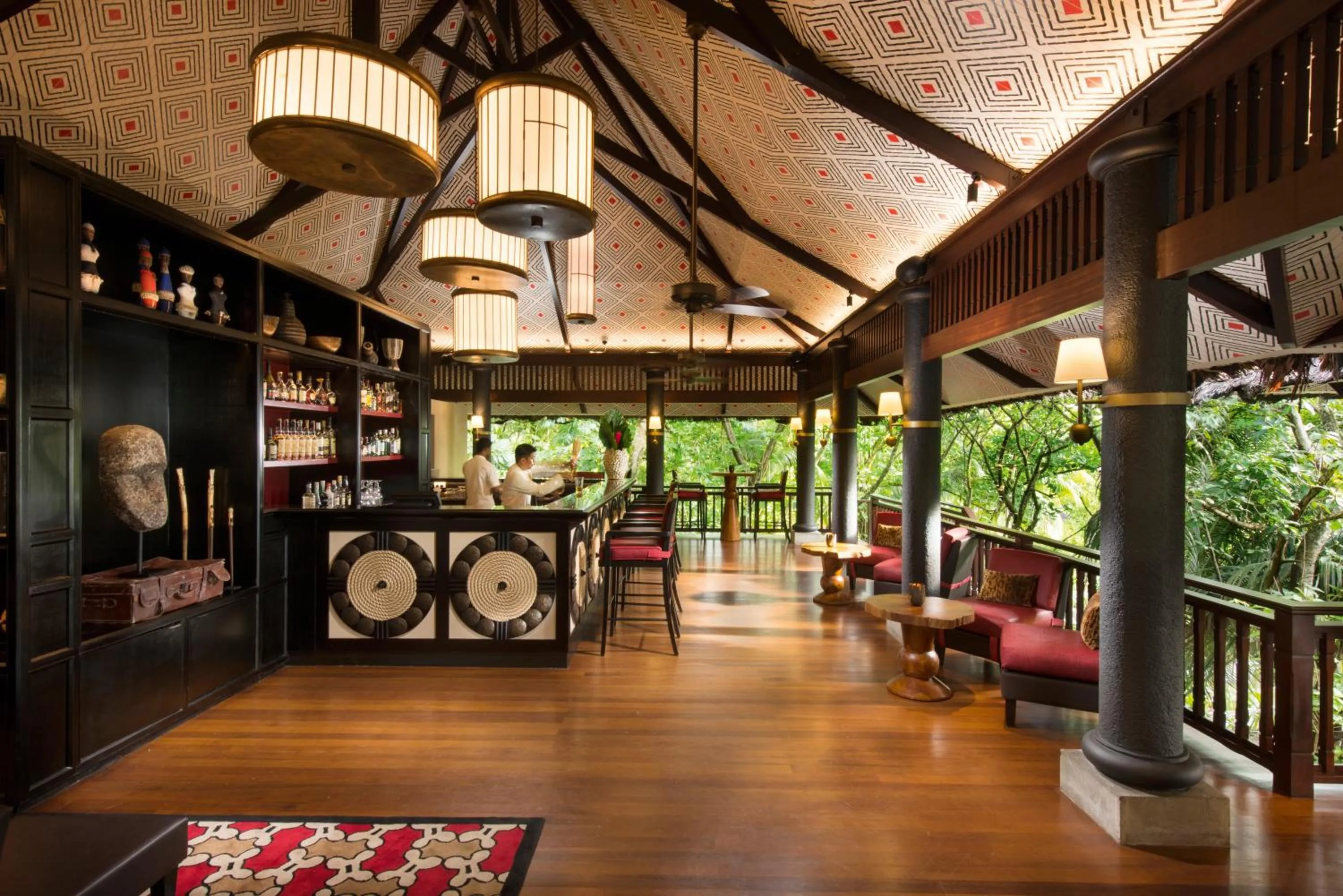 Lounge or bar in Constance Lemuria