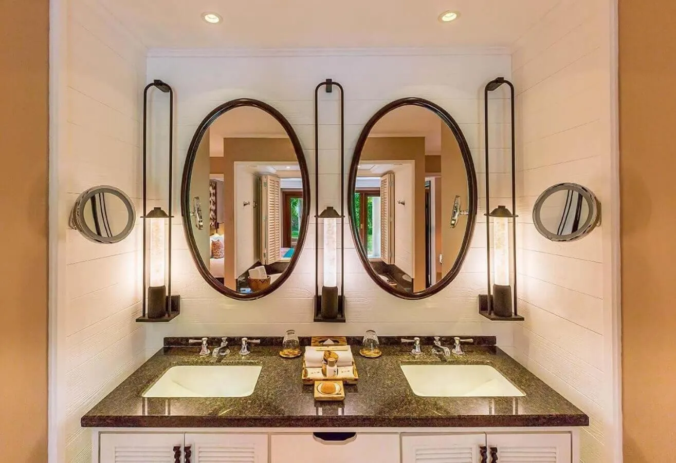 Bathroom in Constance Lemuria