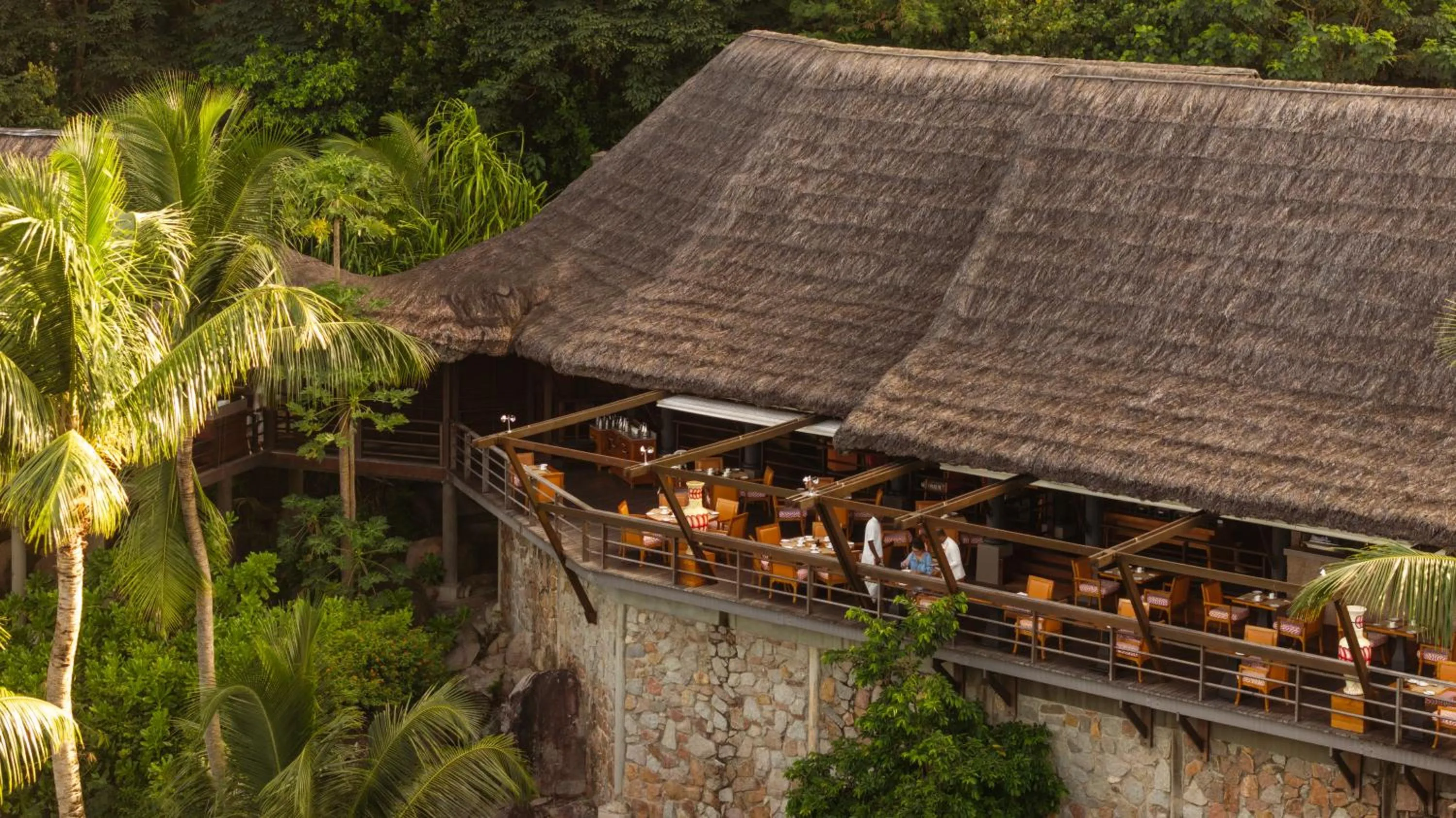 Restaurant/places to eat in Constance Lemuria