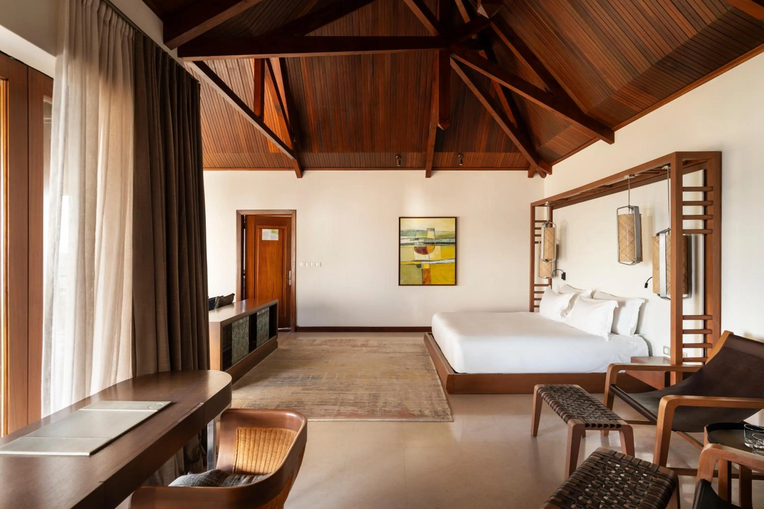 Bedroom, Bed in Constance Lemuria