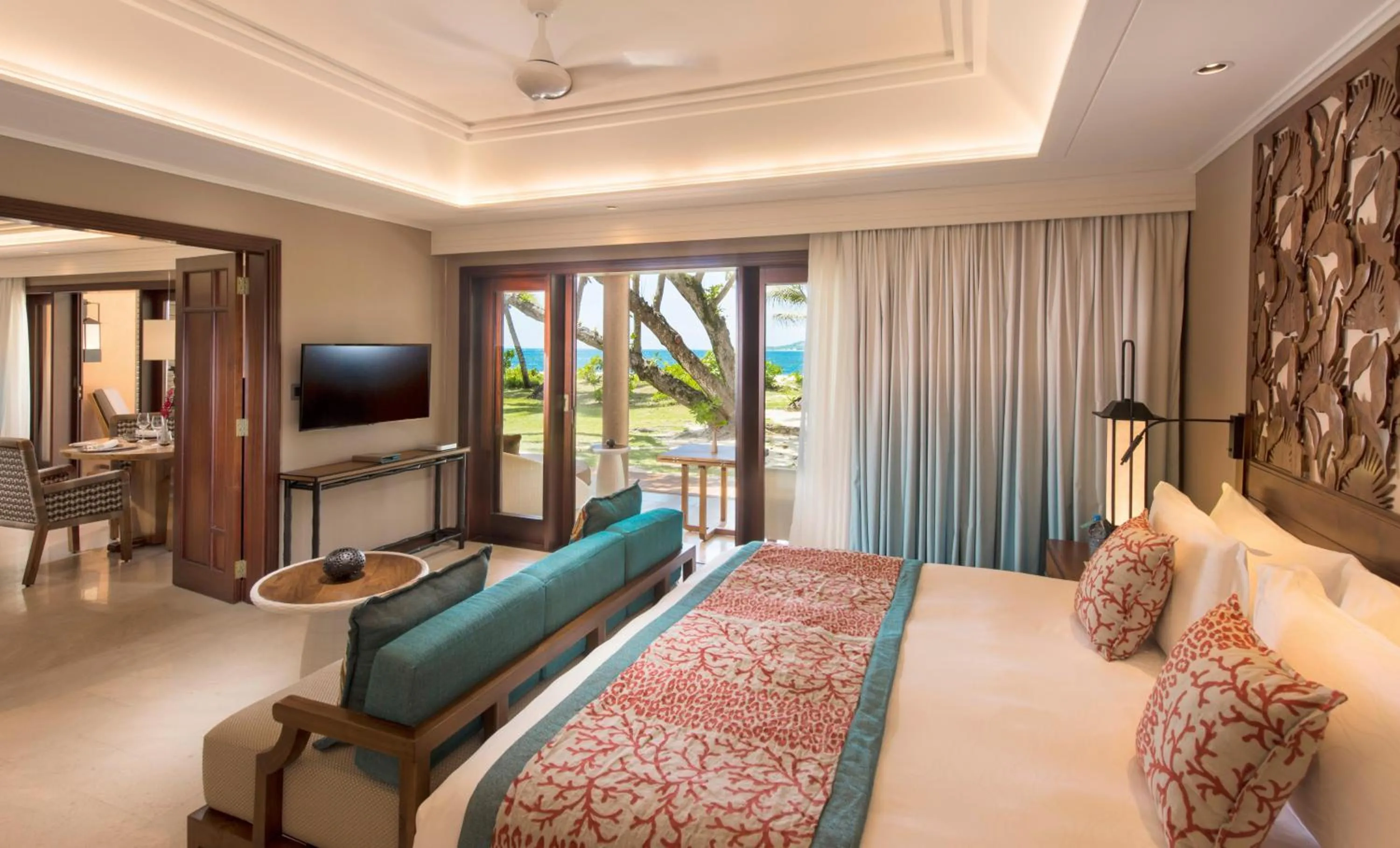 Bed in Constance Lemuria