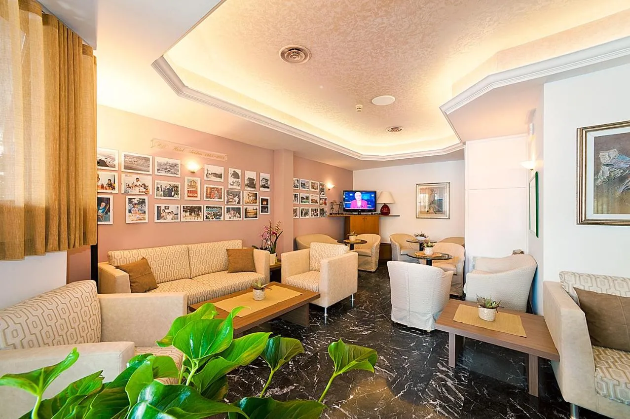 Communal lounge/ TV room in Hotel Ariston