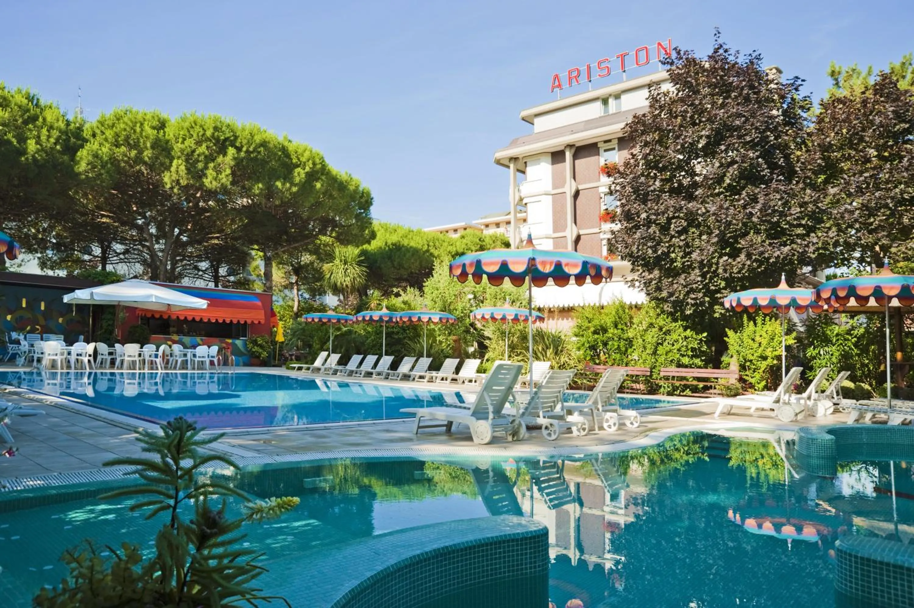 Facade/entrance in Hotel Ariston