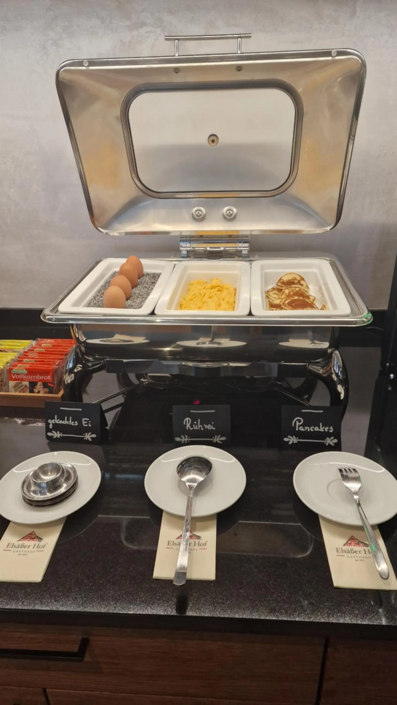 Buffet breakfast in Gasthaus Elsäßer Hof