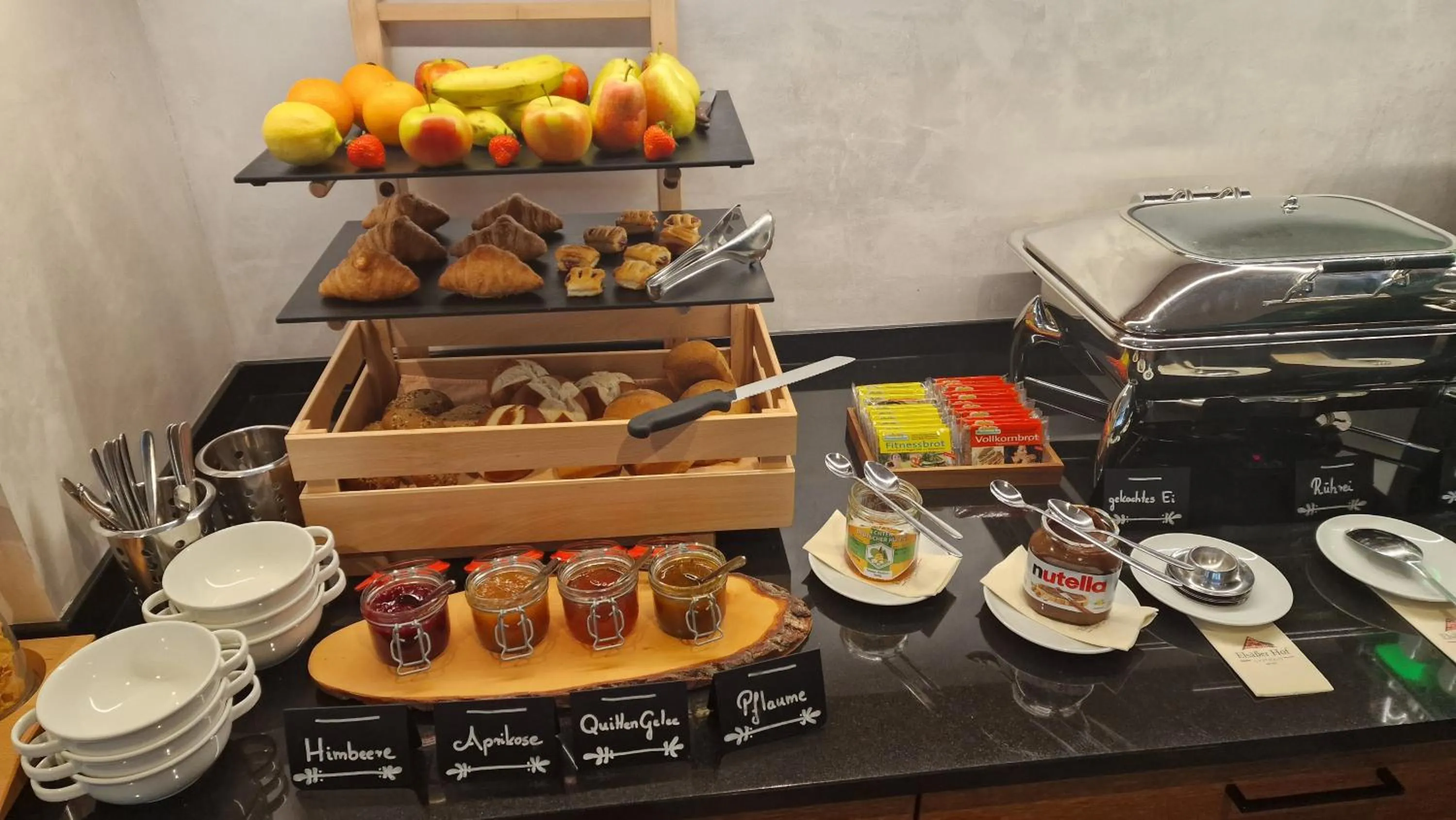 Buffet breakfast in Gasthaus Elsäßer Hof