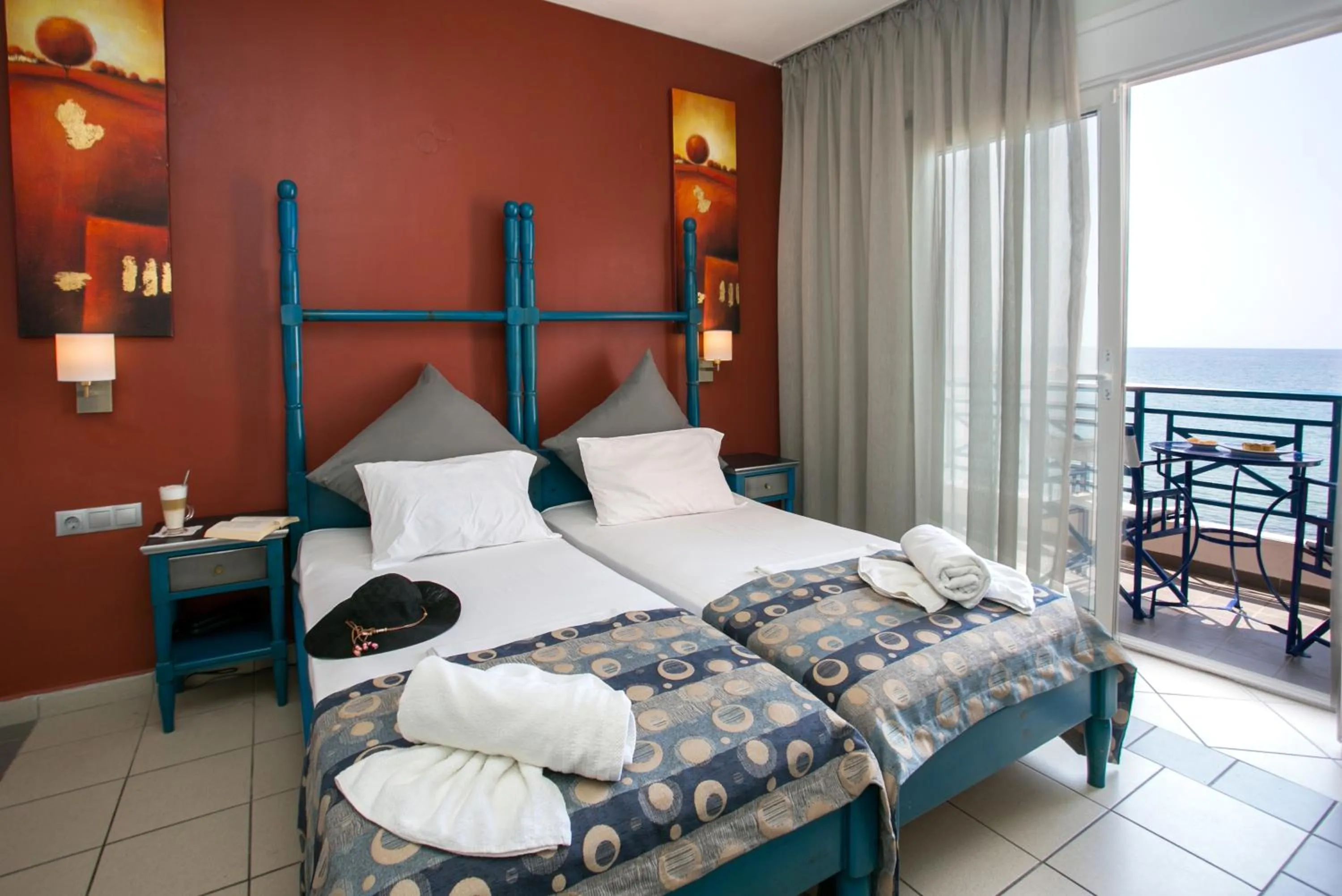 Bedroom, Bed in Thalassies