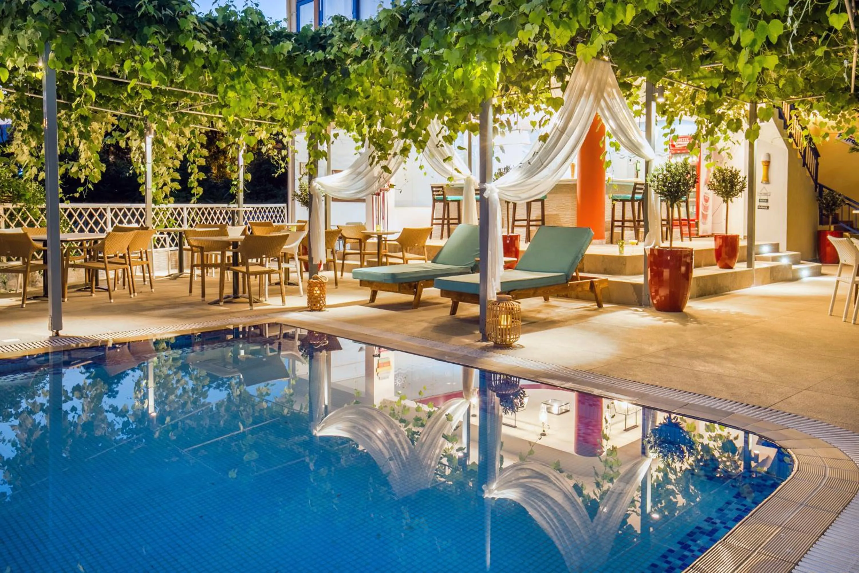 Swimming pool in Thalassies