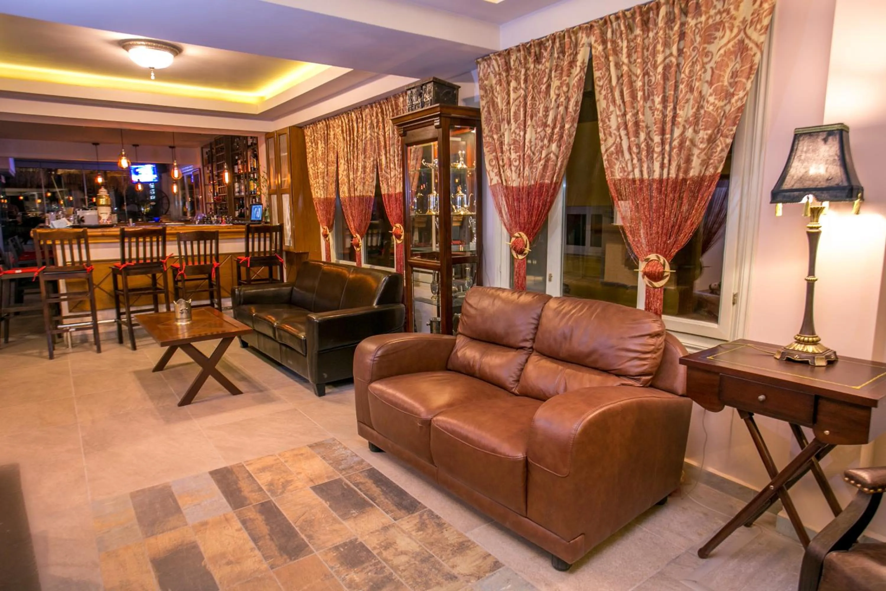 Communal lounge/ TV room in Thalassies