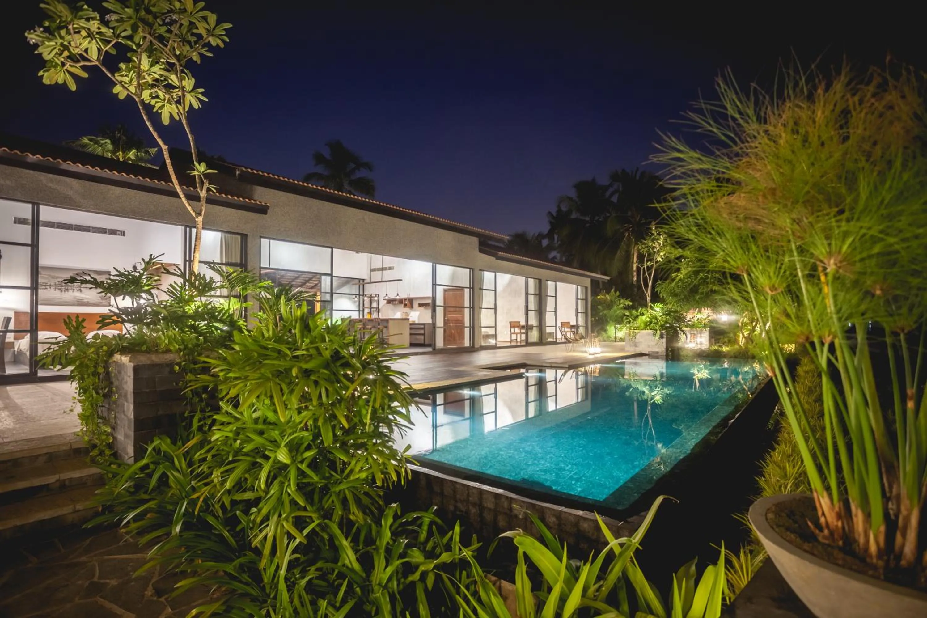 Property building in 976 Panangad