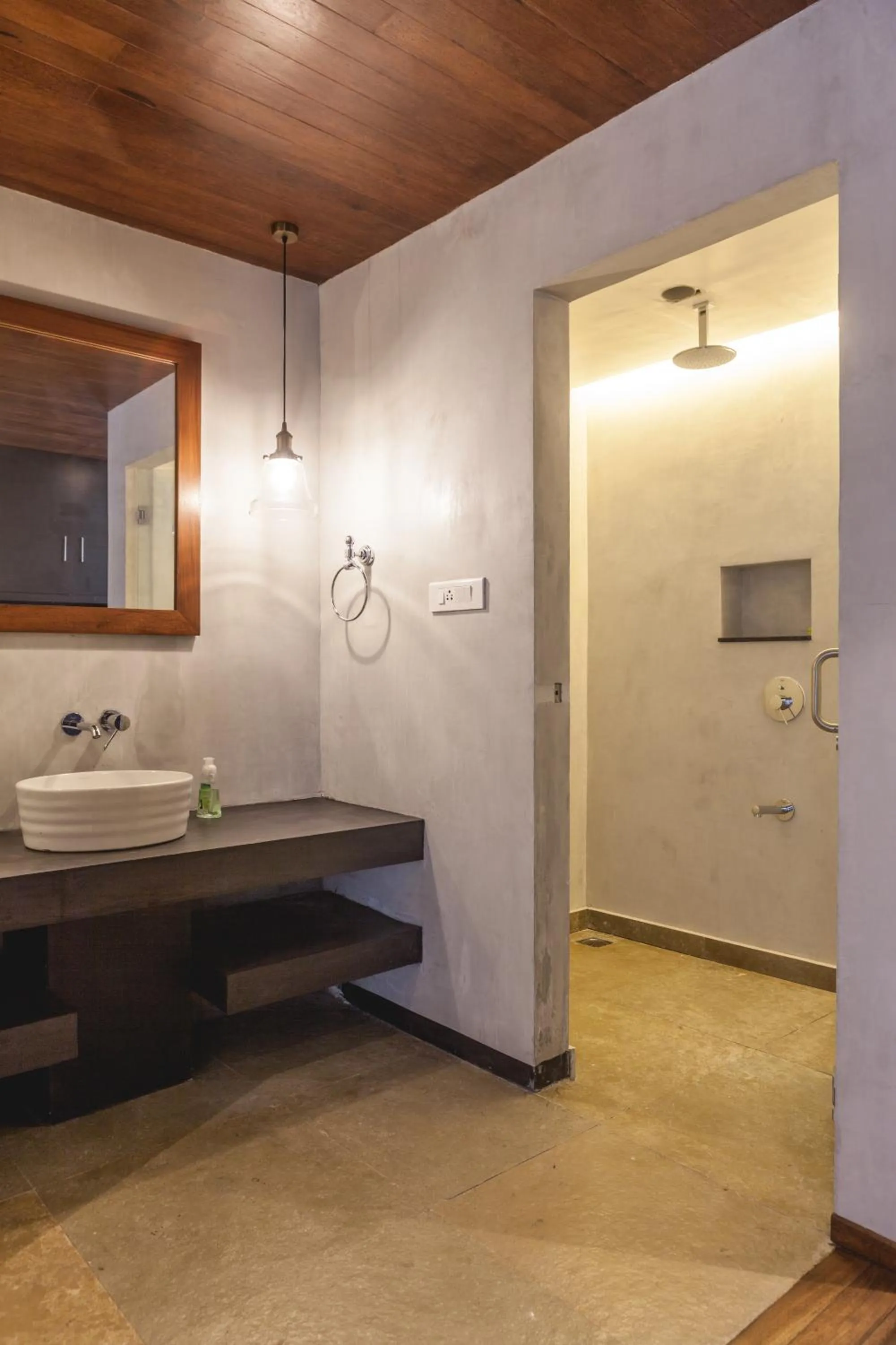 Bathroom in 976 Panangad