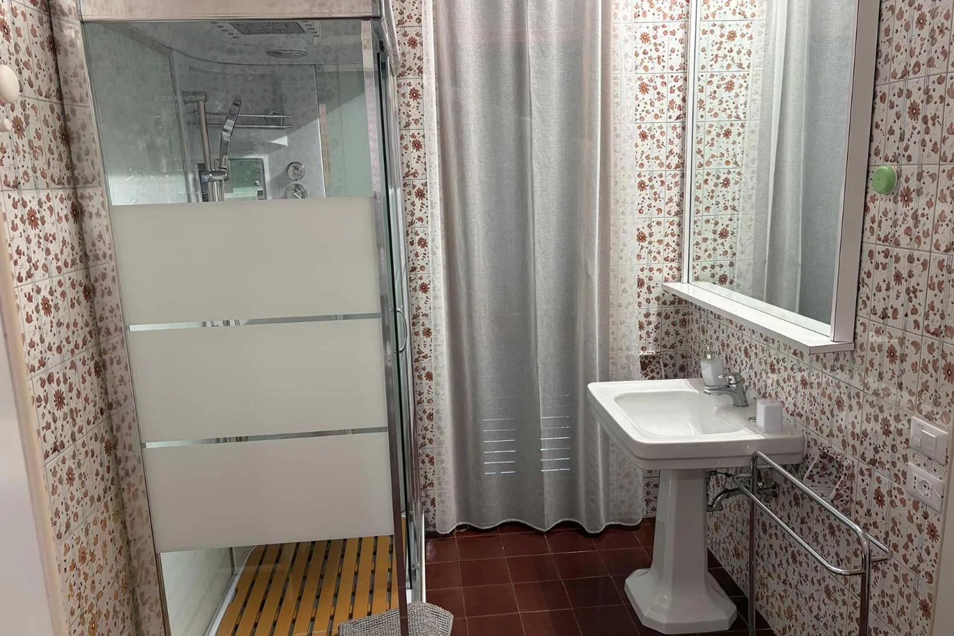 Shower in Villa Albina