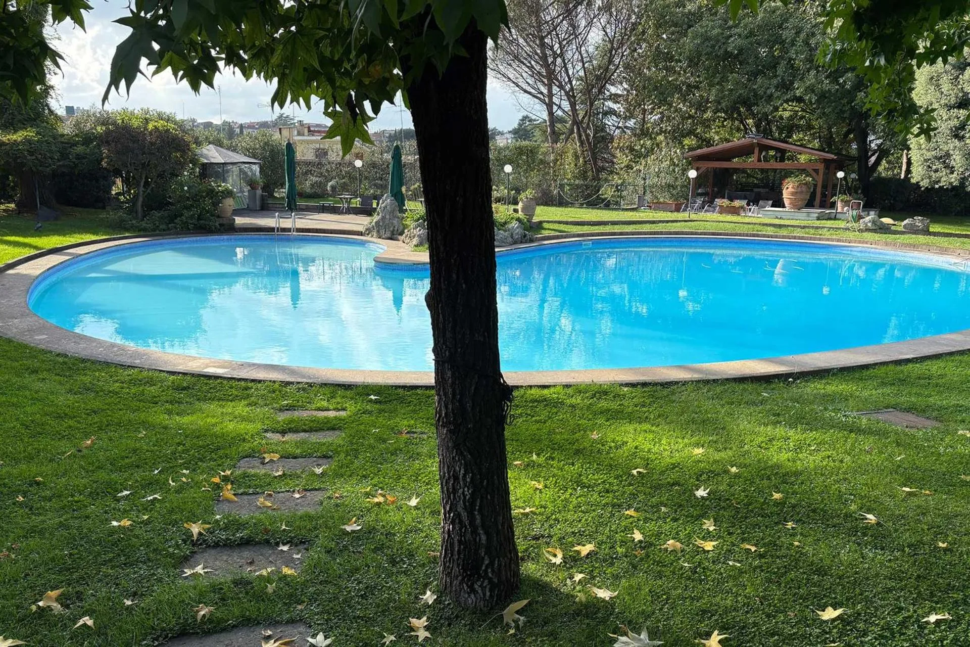 Property building in Villa Albina