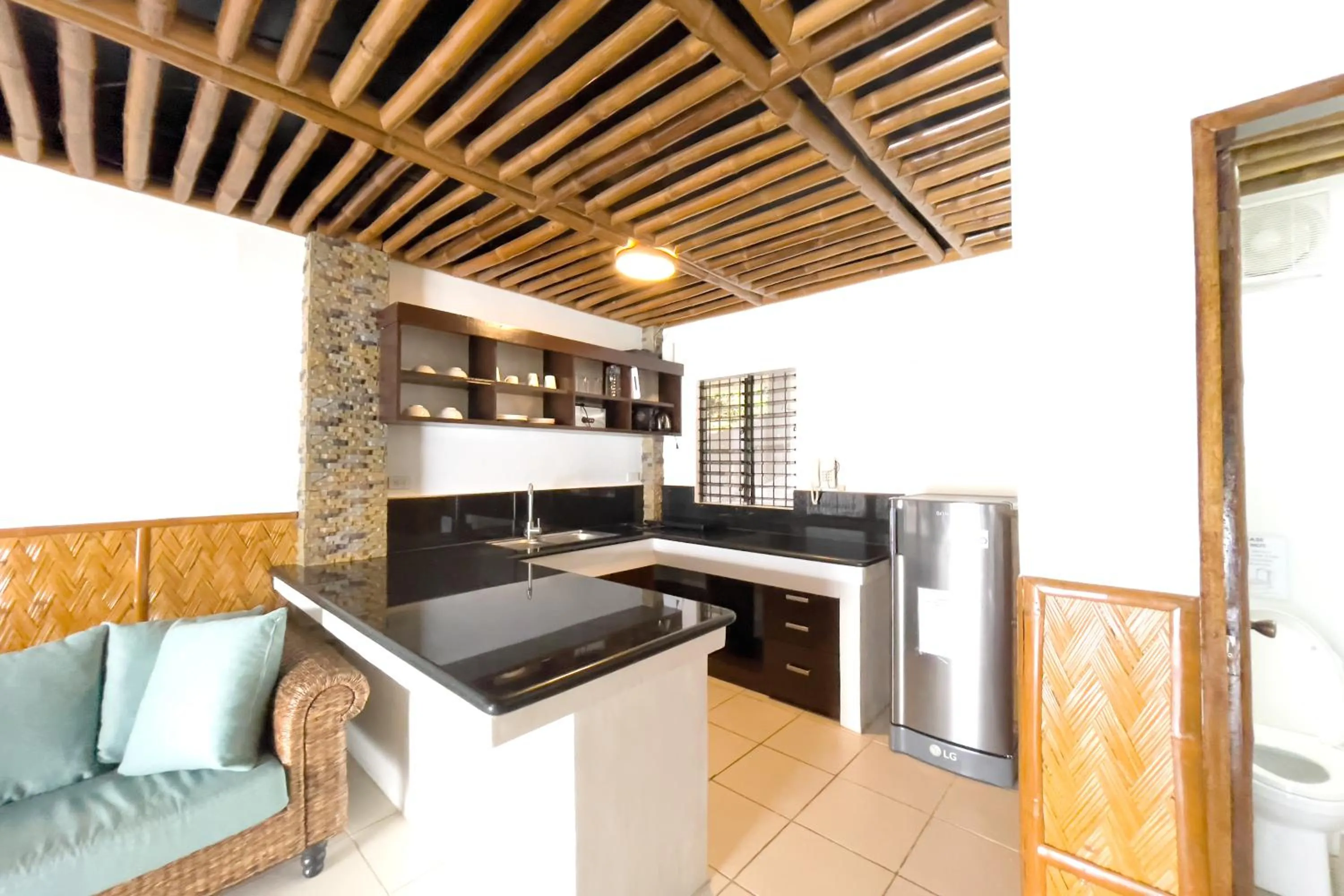 Villa de Pico Highland Beach Resort