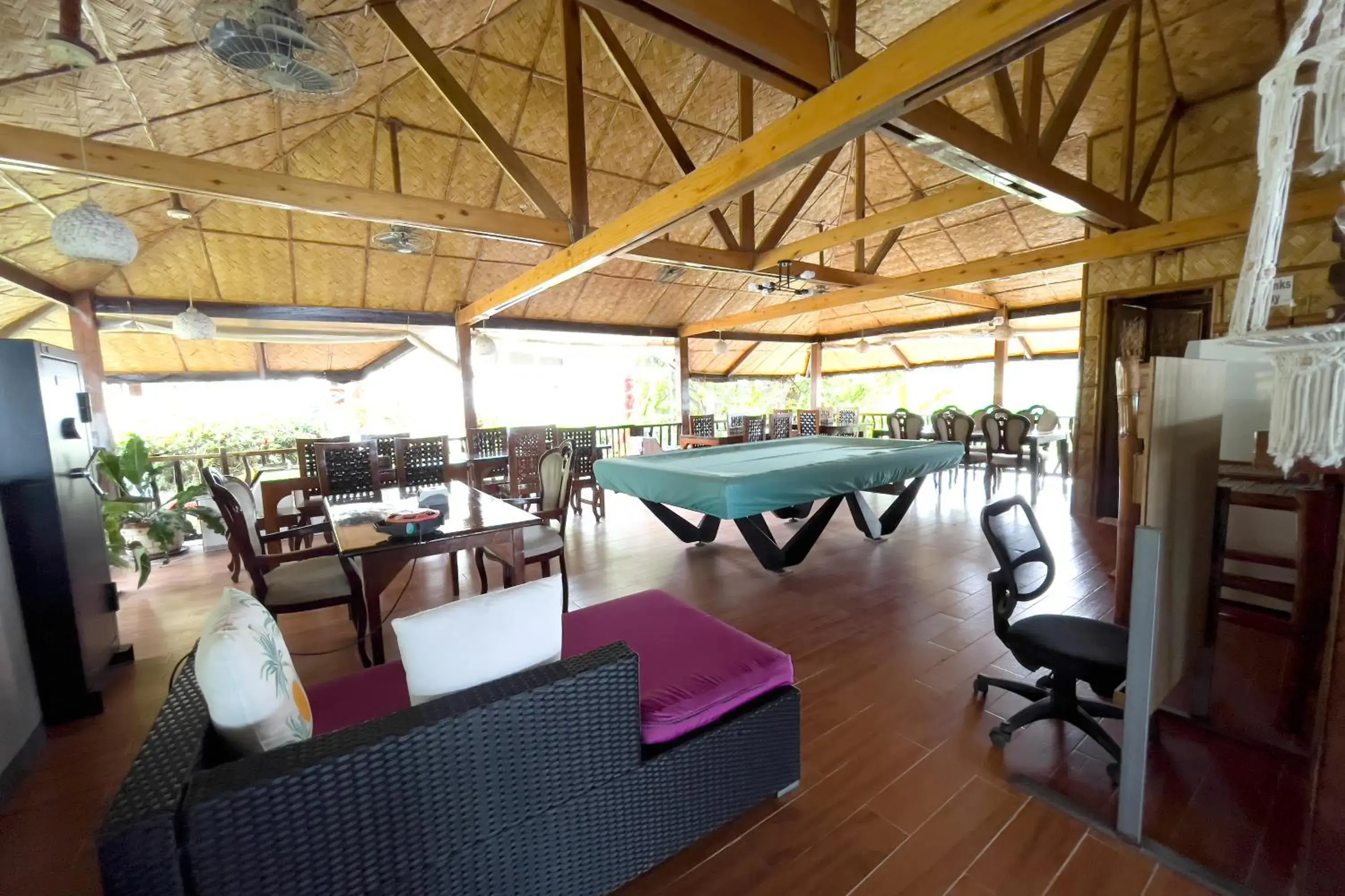 Restaurant/places to eat in Villa de Pico Highland Beach Resort Restaurant/places to eat in Villa de Pico Highland Beach Resort