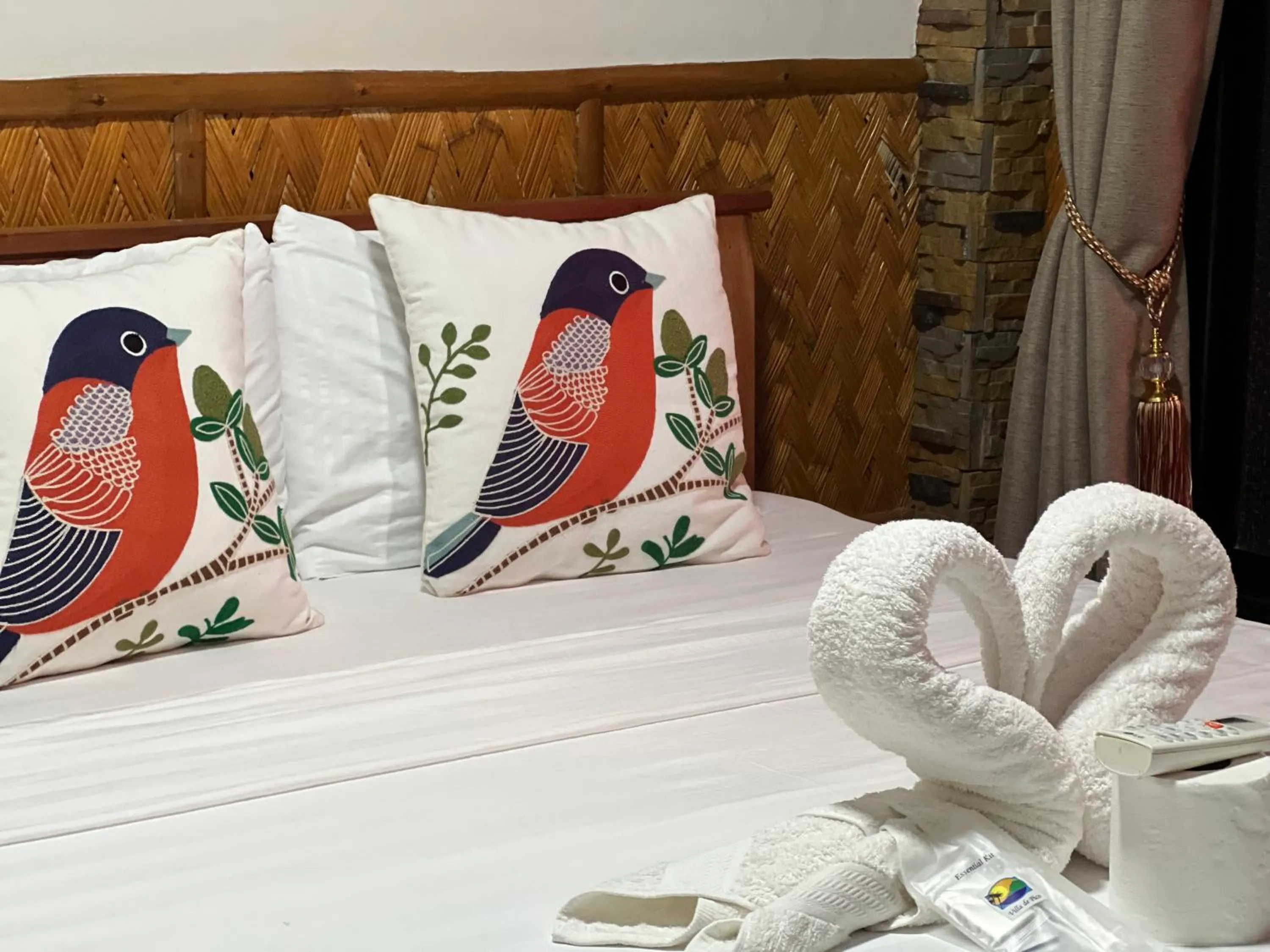 Bed in Villa de Pico Highland Beach Resort